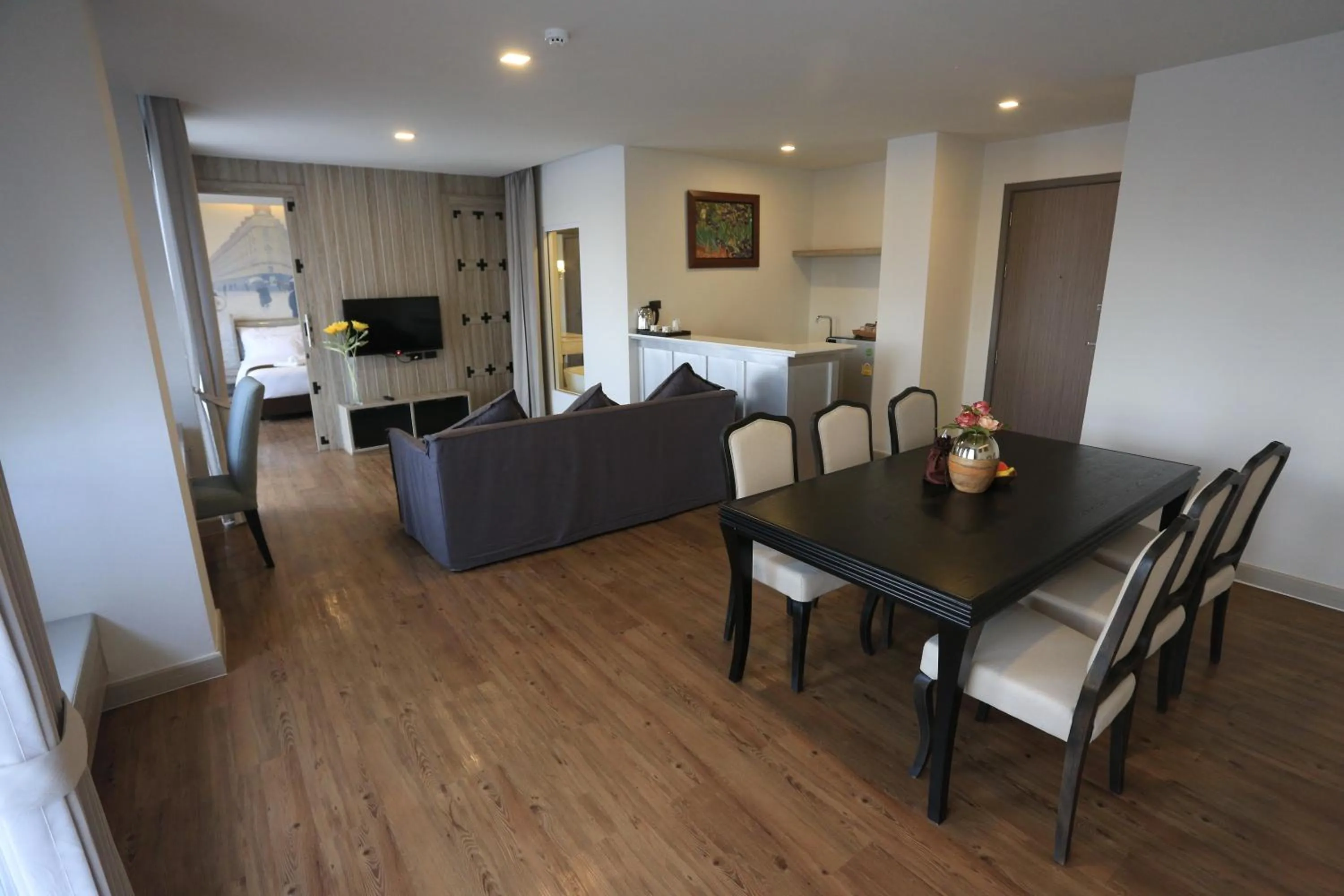 Dining area in Bright Hotel