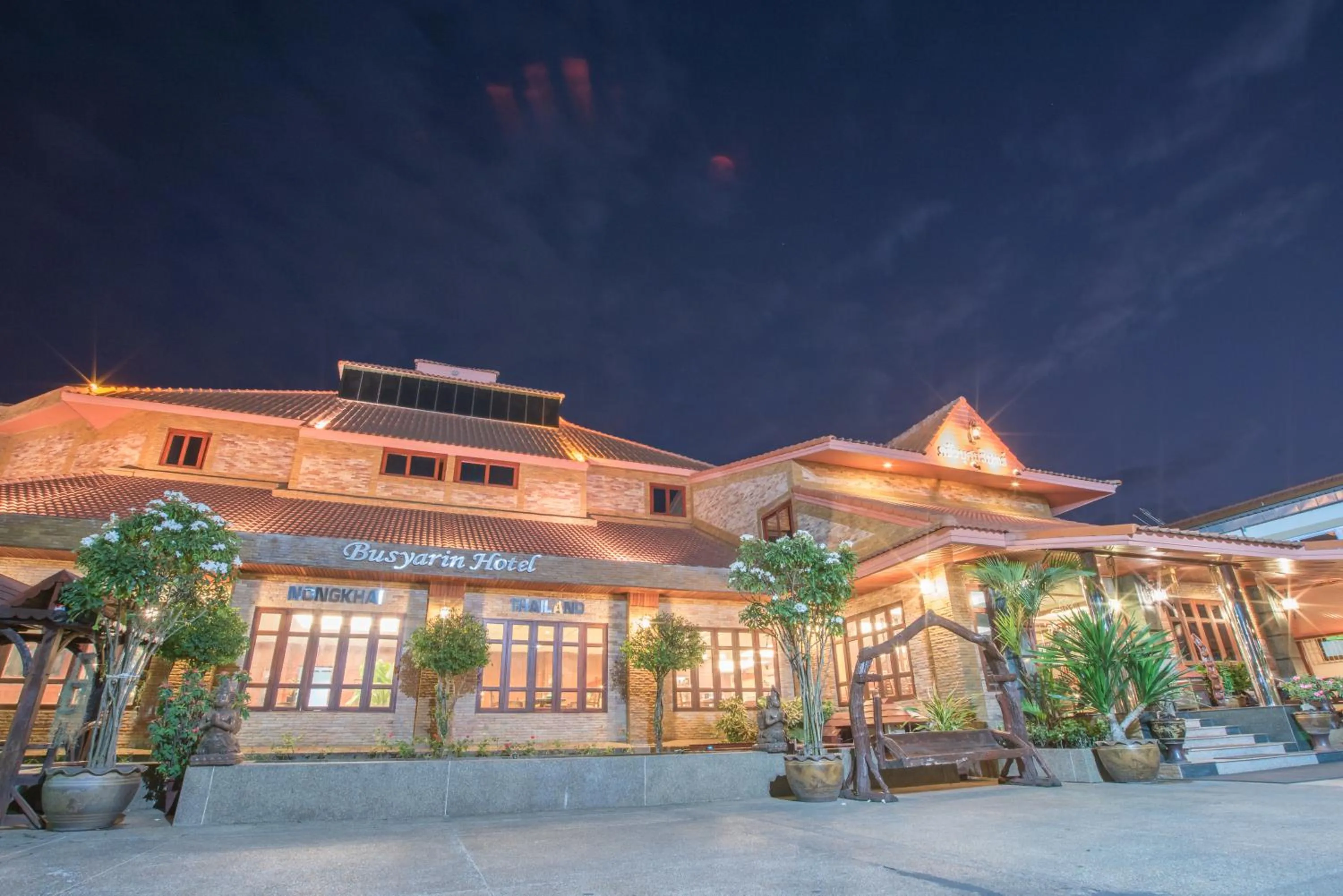 Night in Busyarin Hotel