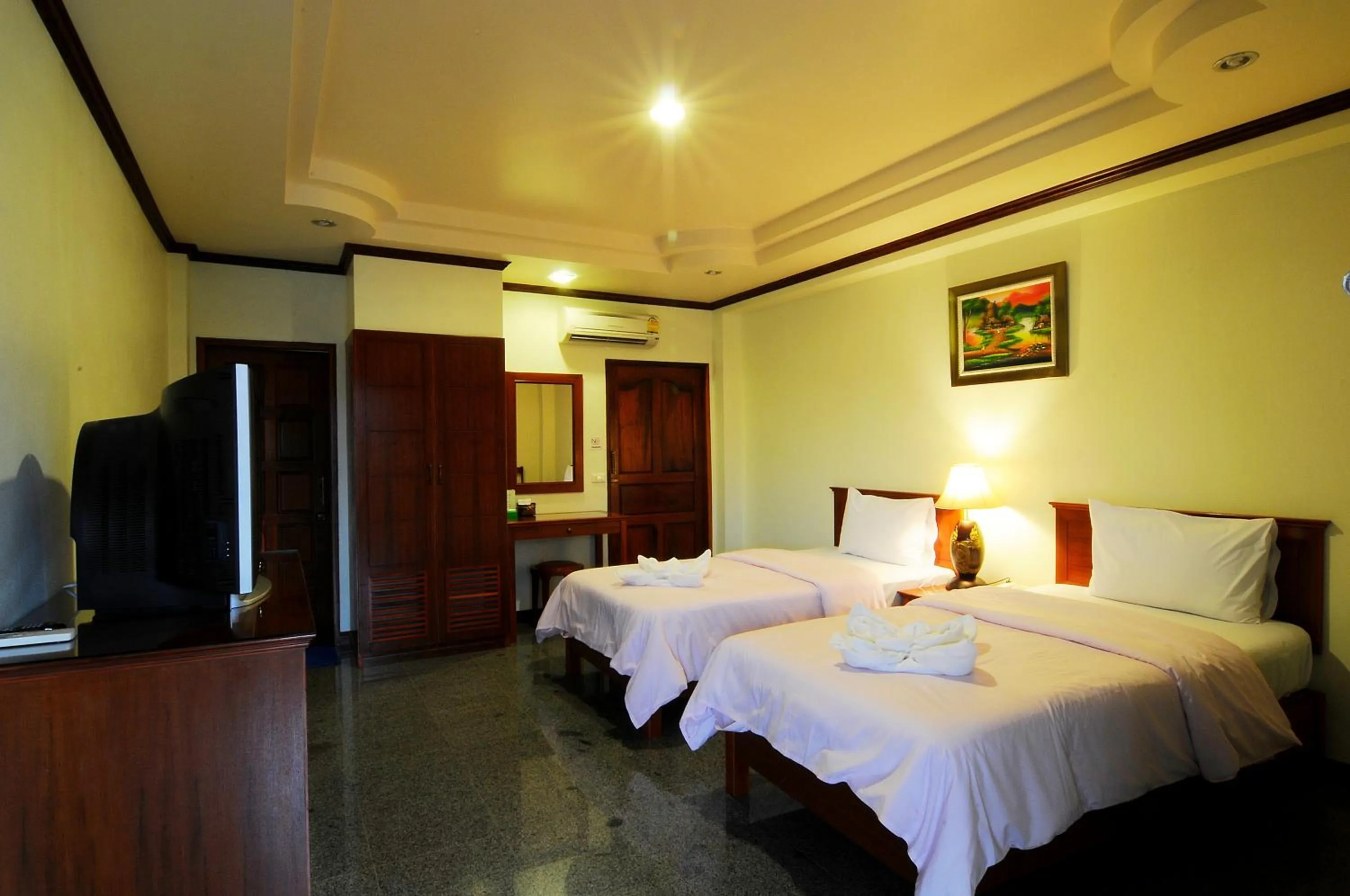 Photo of the whole room, Bed in Busyarin Hotel