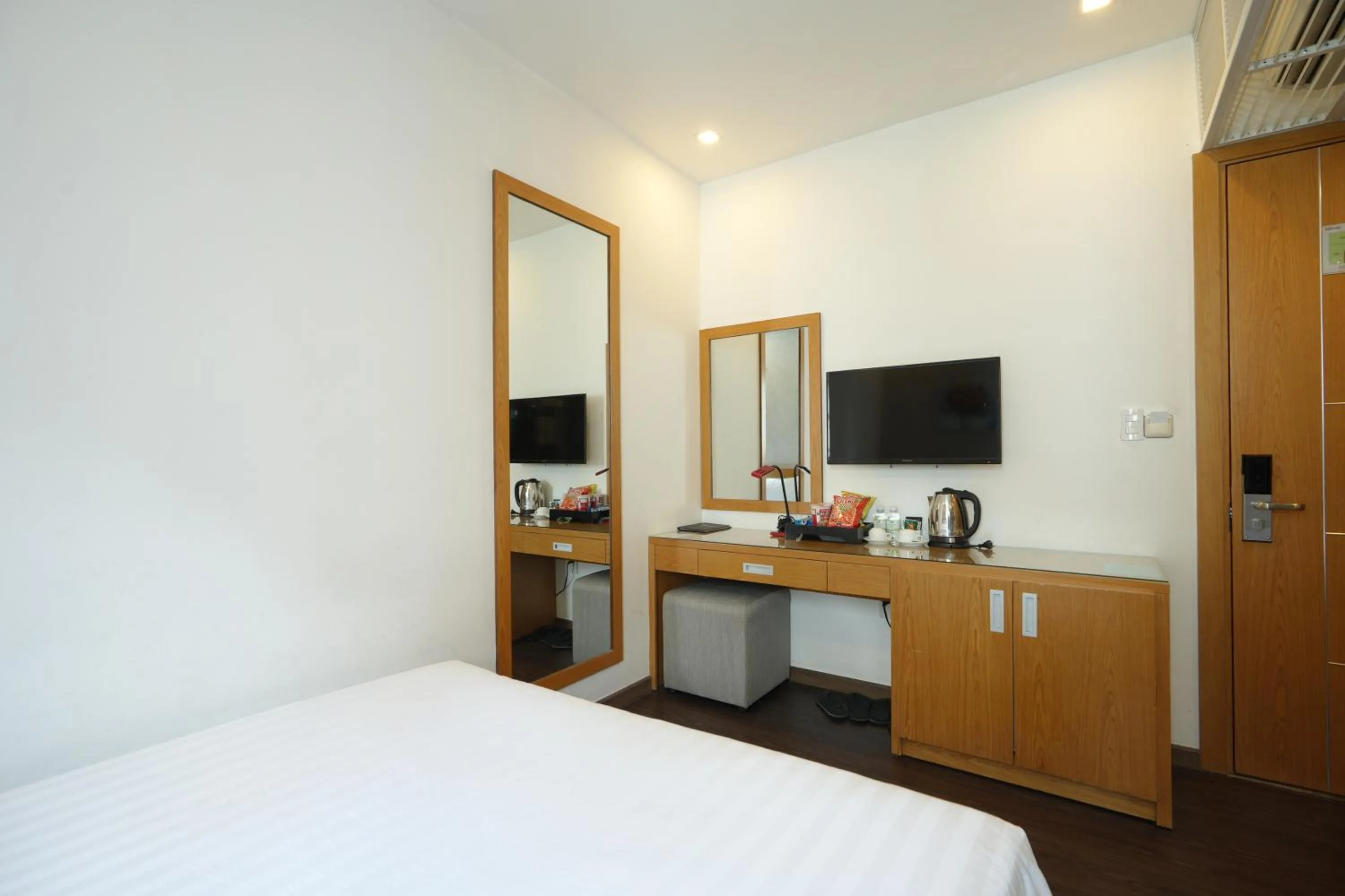 Coffee/tea facilities, Bed in Terra boutique hotel