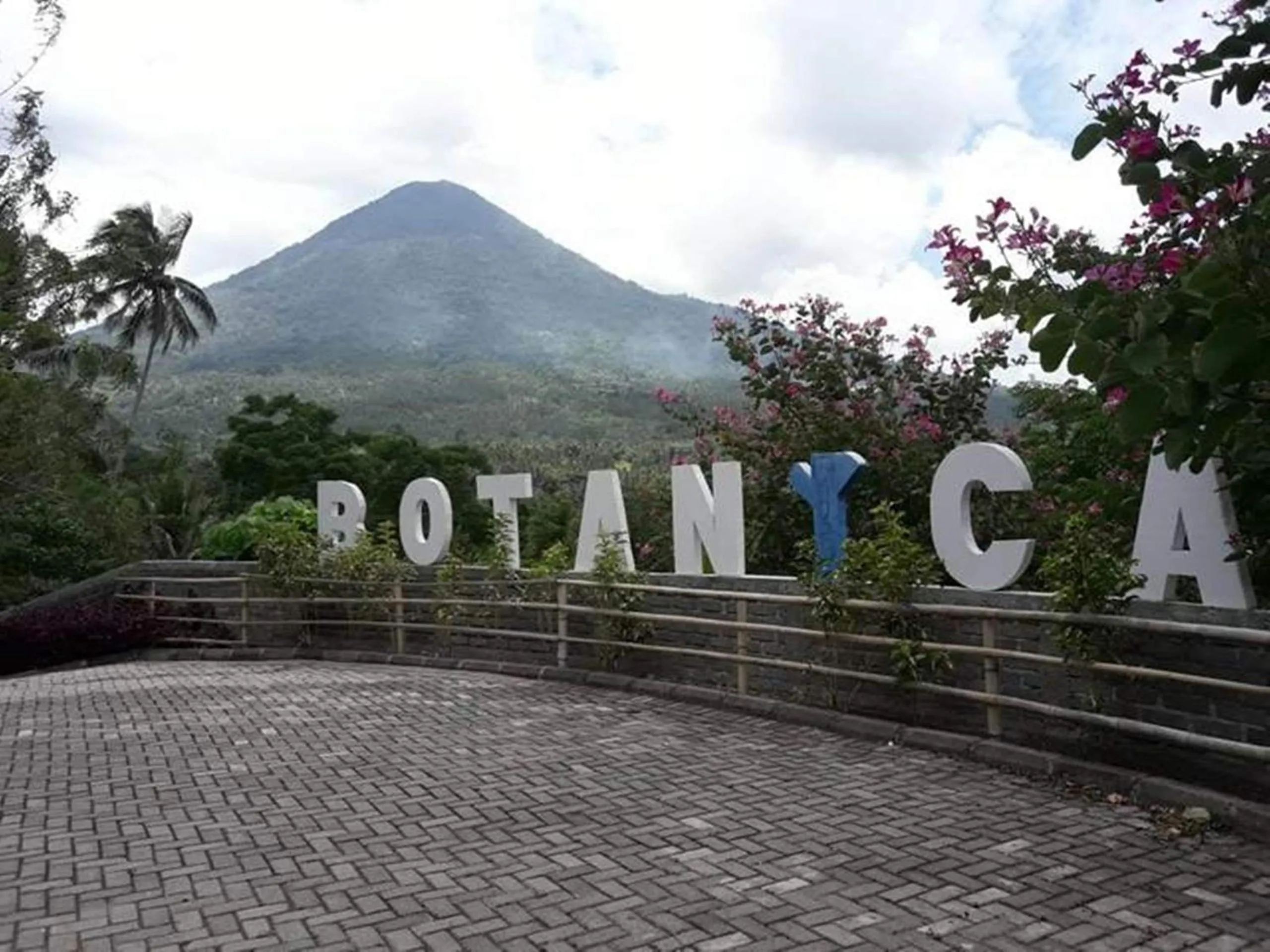 Mountain view in Botanica Nature Resort