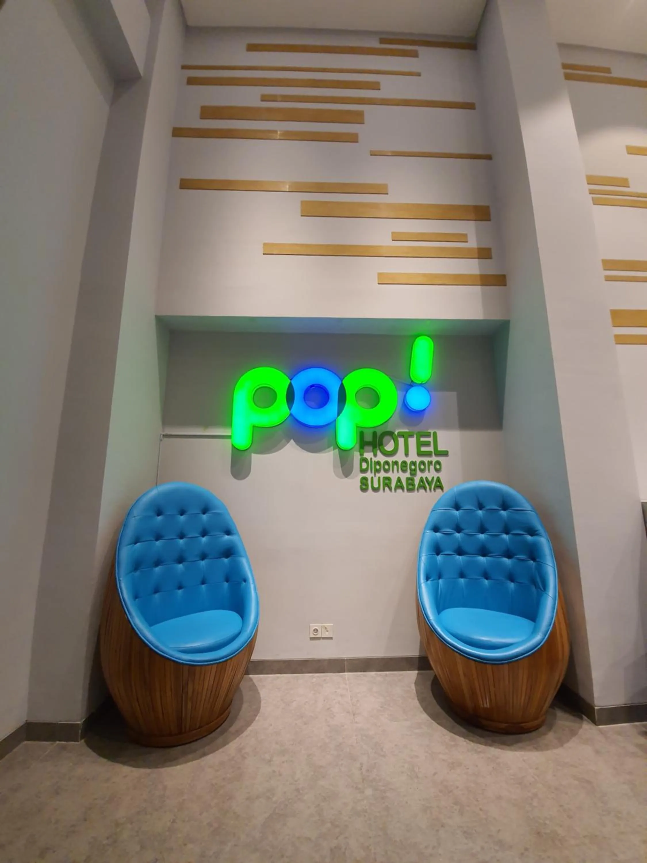 Lobby or reception in POP! Hotel Diponegoro