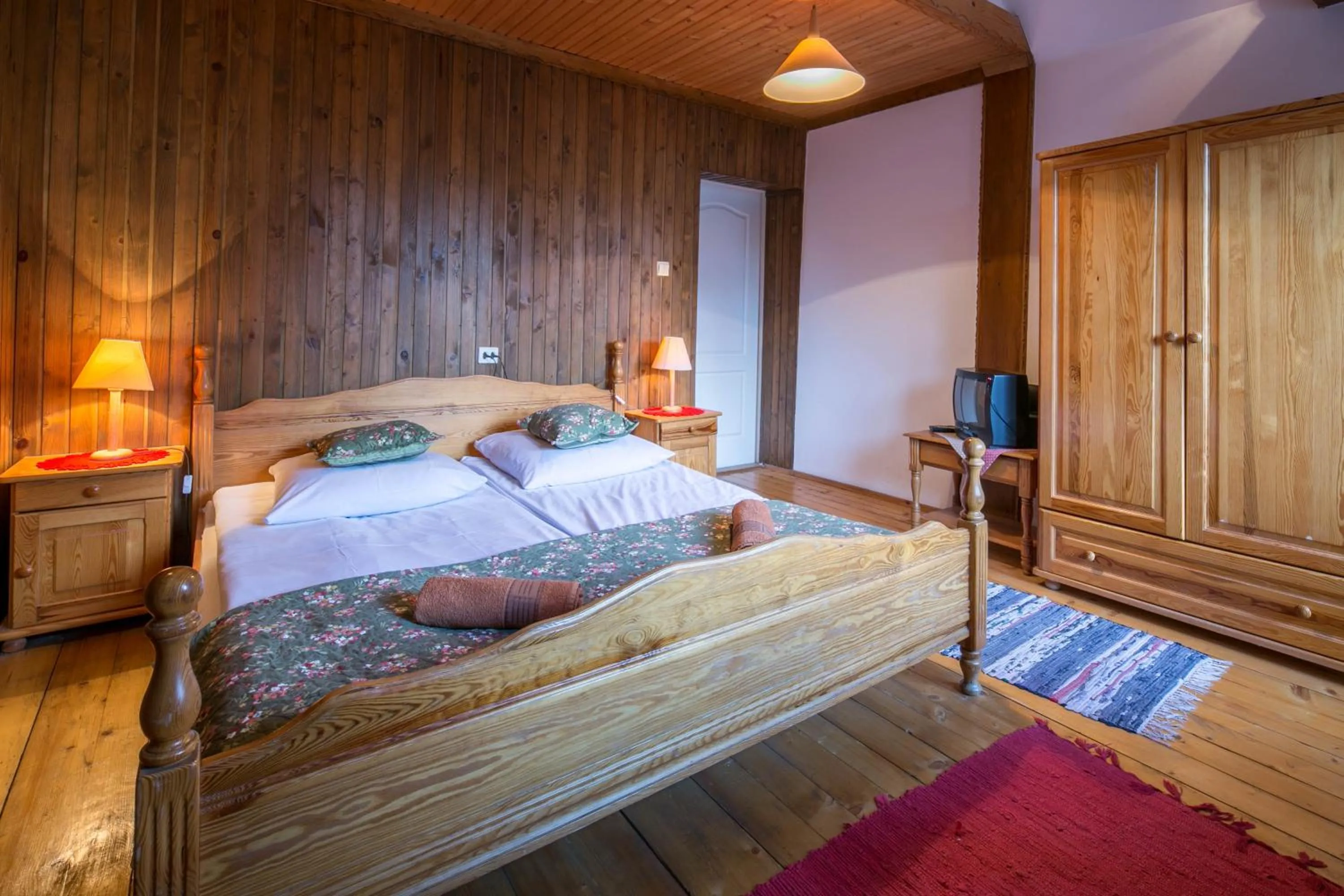 Photo of the whole room, Bed in Willa Alpina