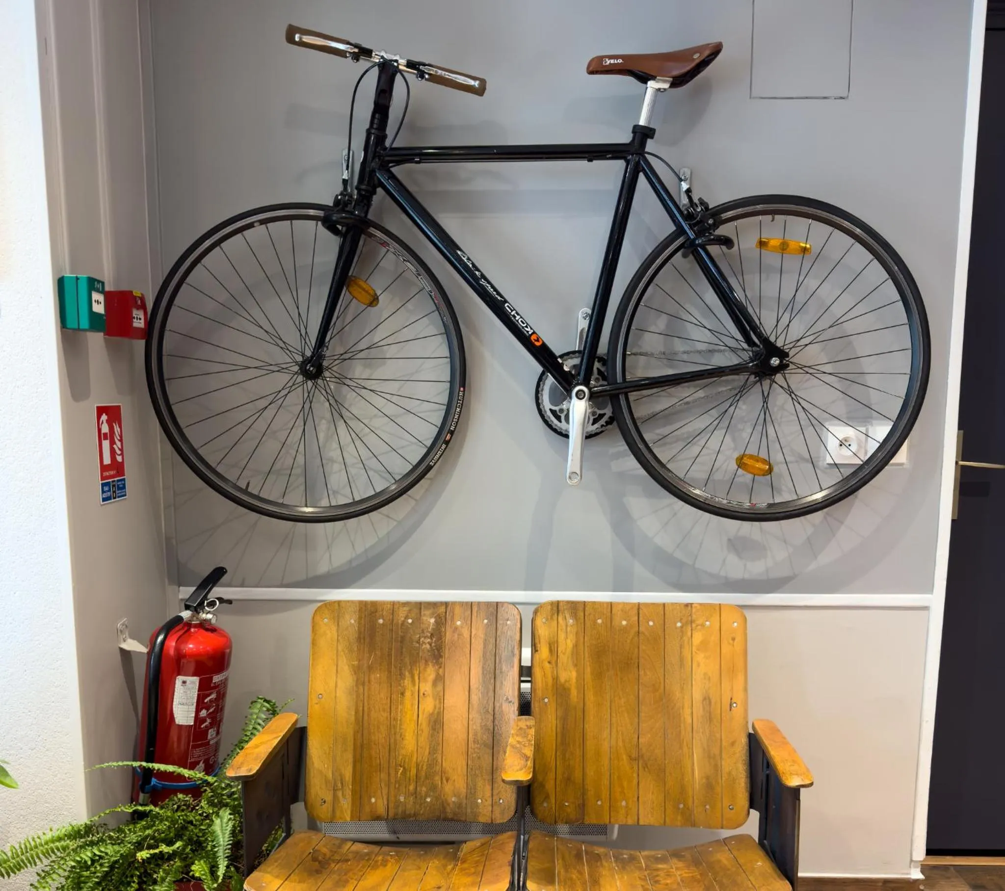 Cycling in Plug inn Montmartre by Hiphophostels