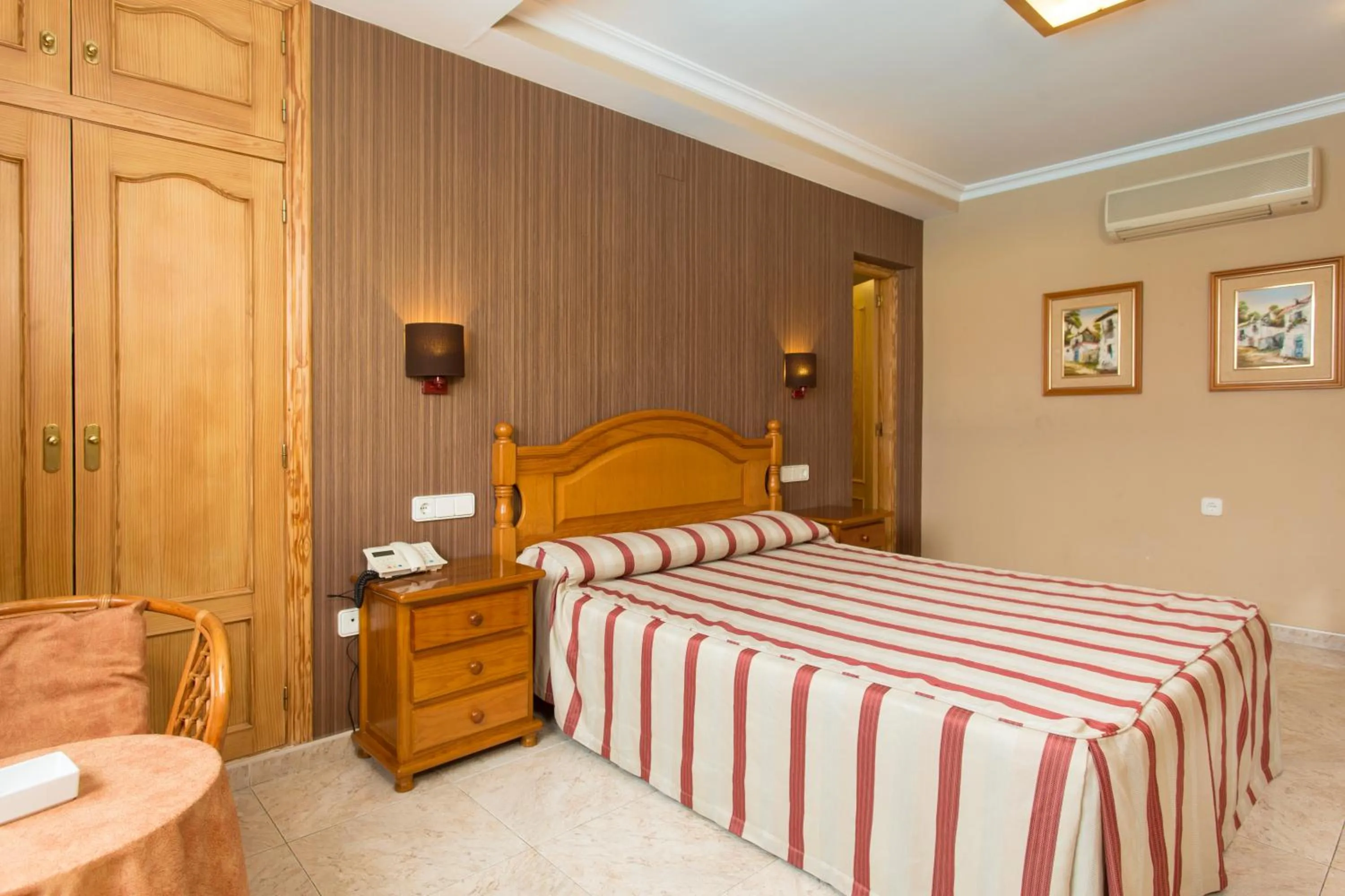 Photo of the whole room, Bed in Hotel Noguera El Albir