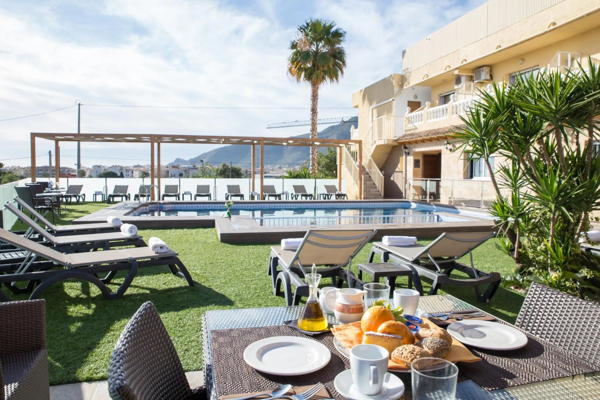 Swimming pool in Hotel Noguera El Albir