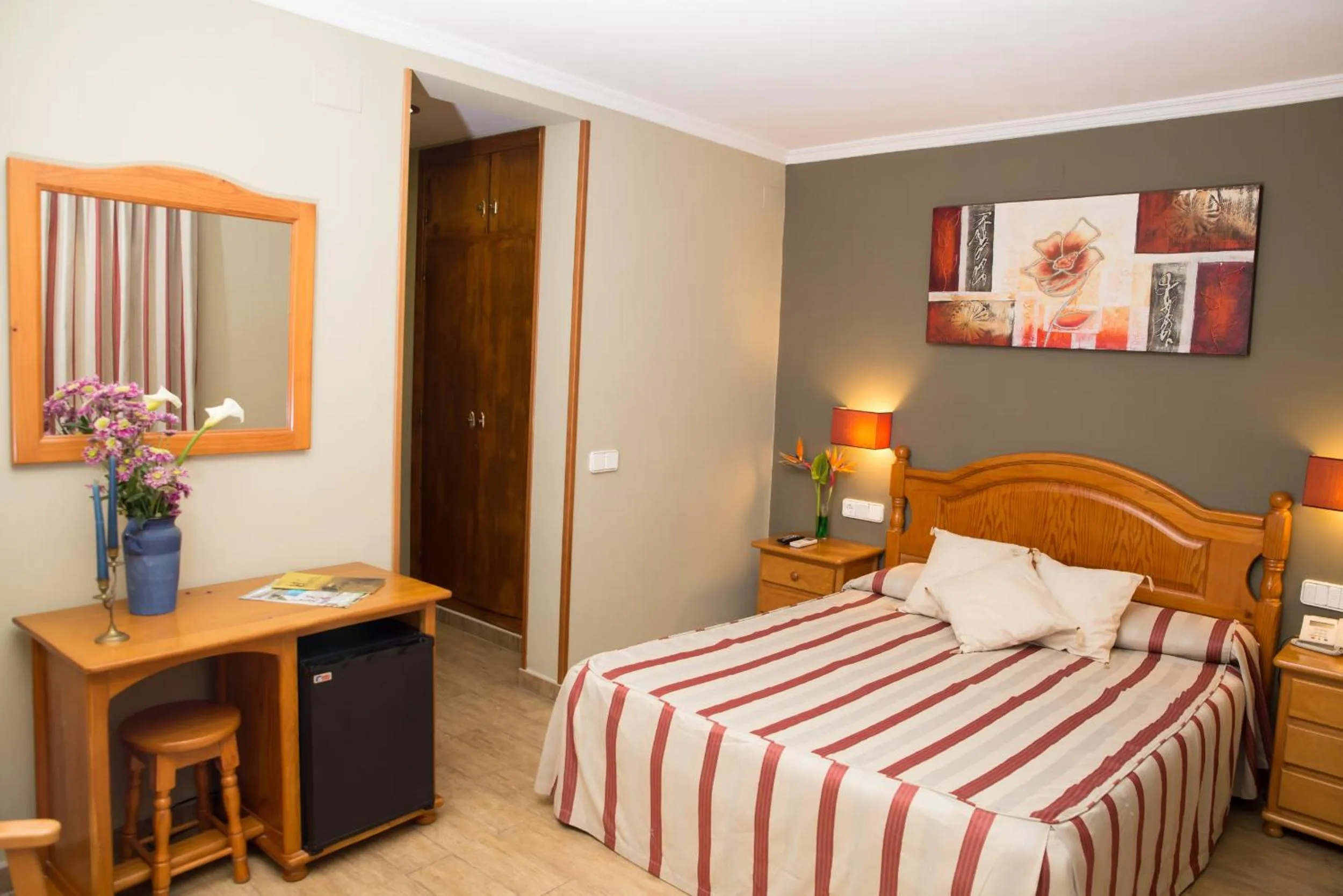 Photo of the whole room, Bed in Hotel Noguera El Albir