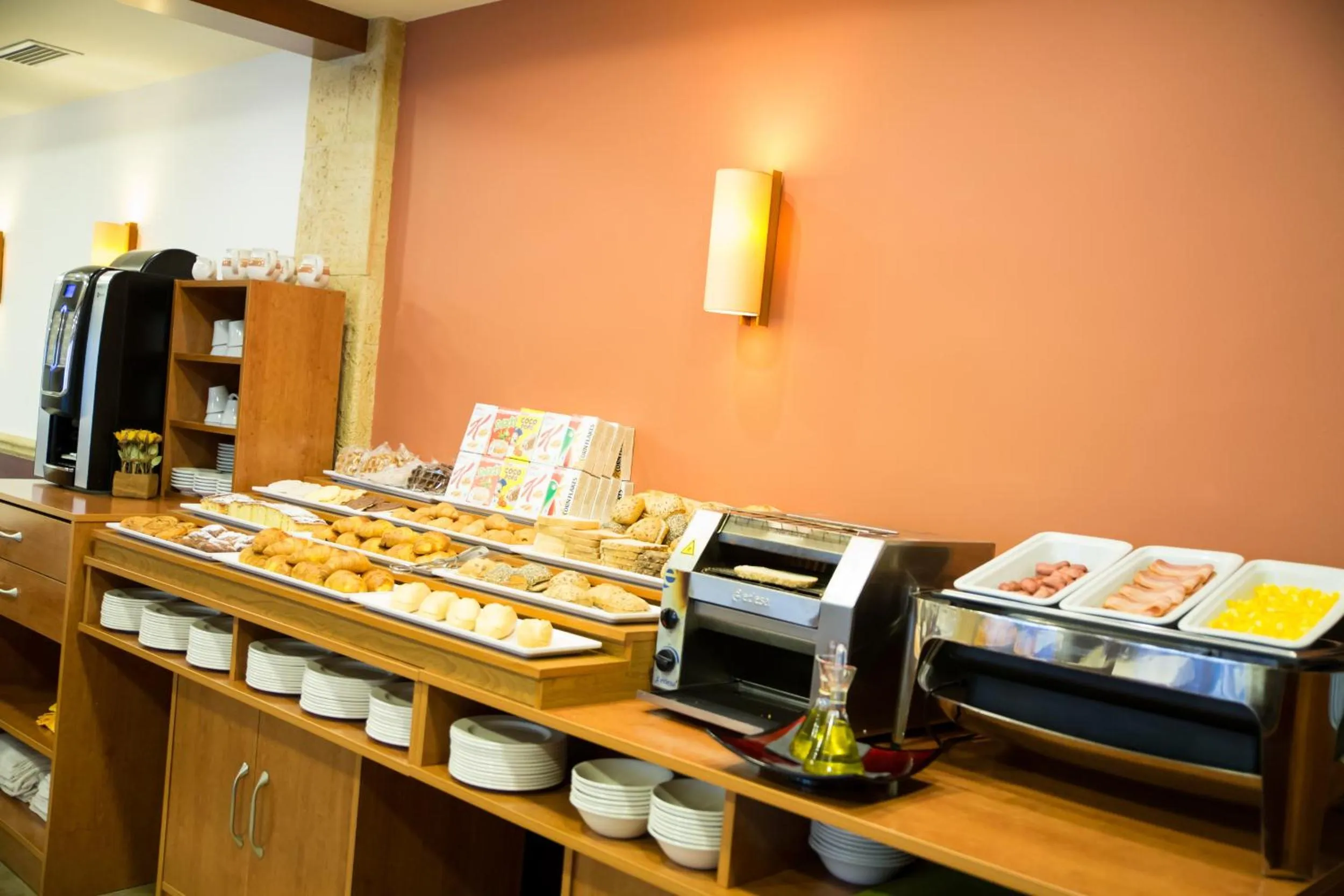 Restaurant/places to eat in Hotel Noguera El Albir