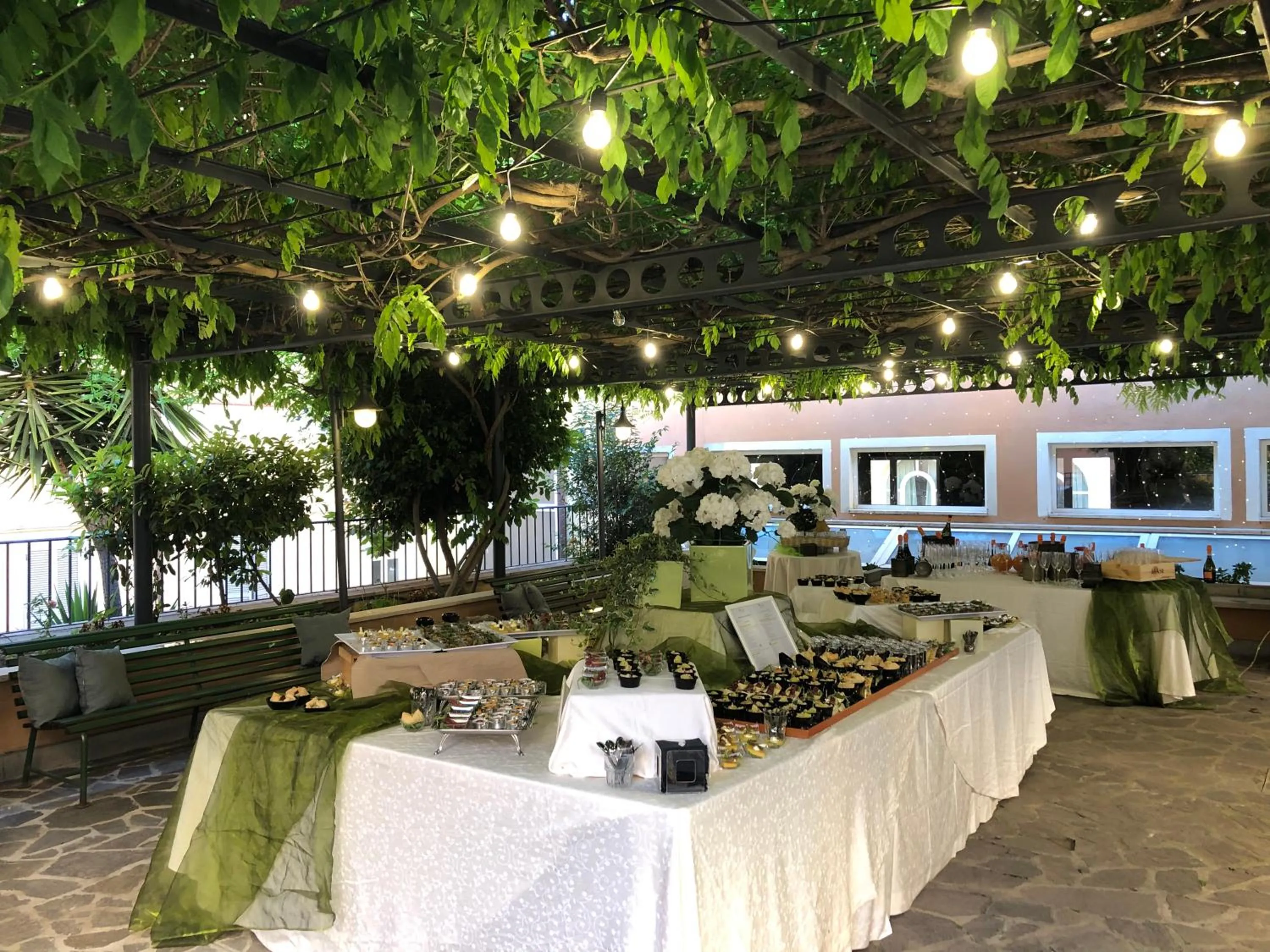 Garden in Basilica Hotel