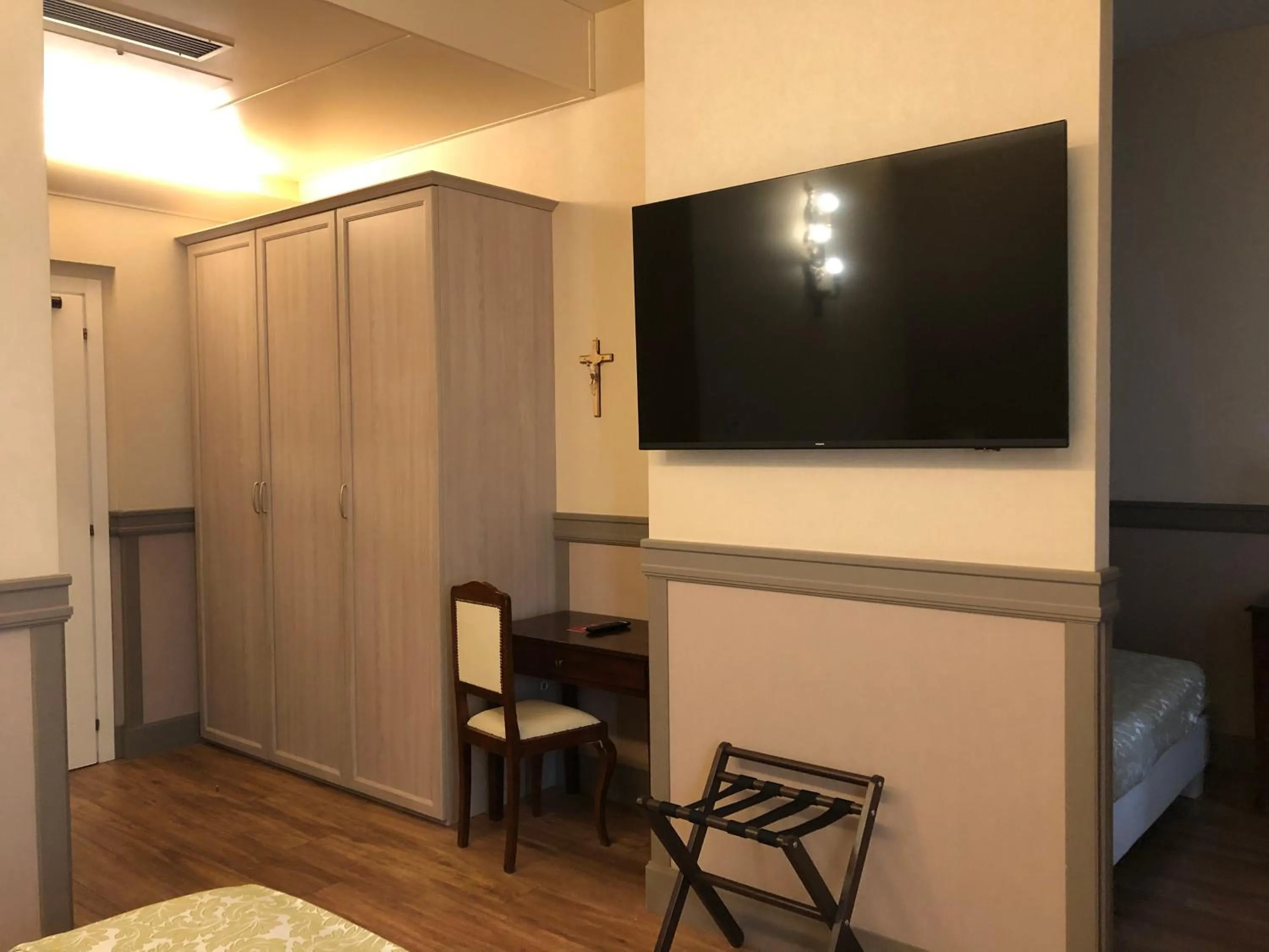 TV and multimedia, Bed in Basilica Hotel