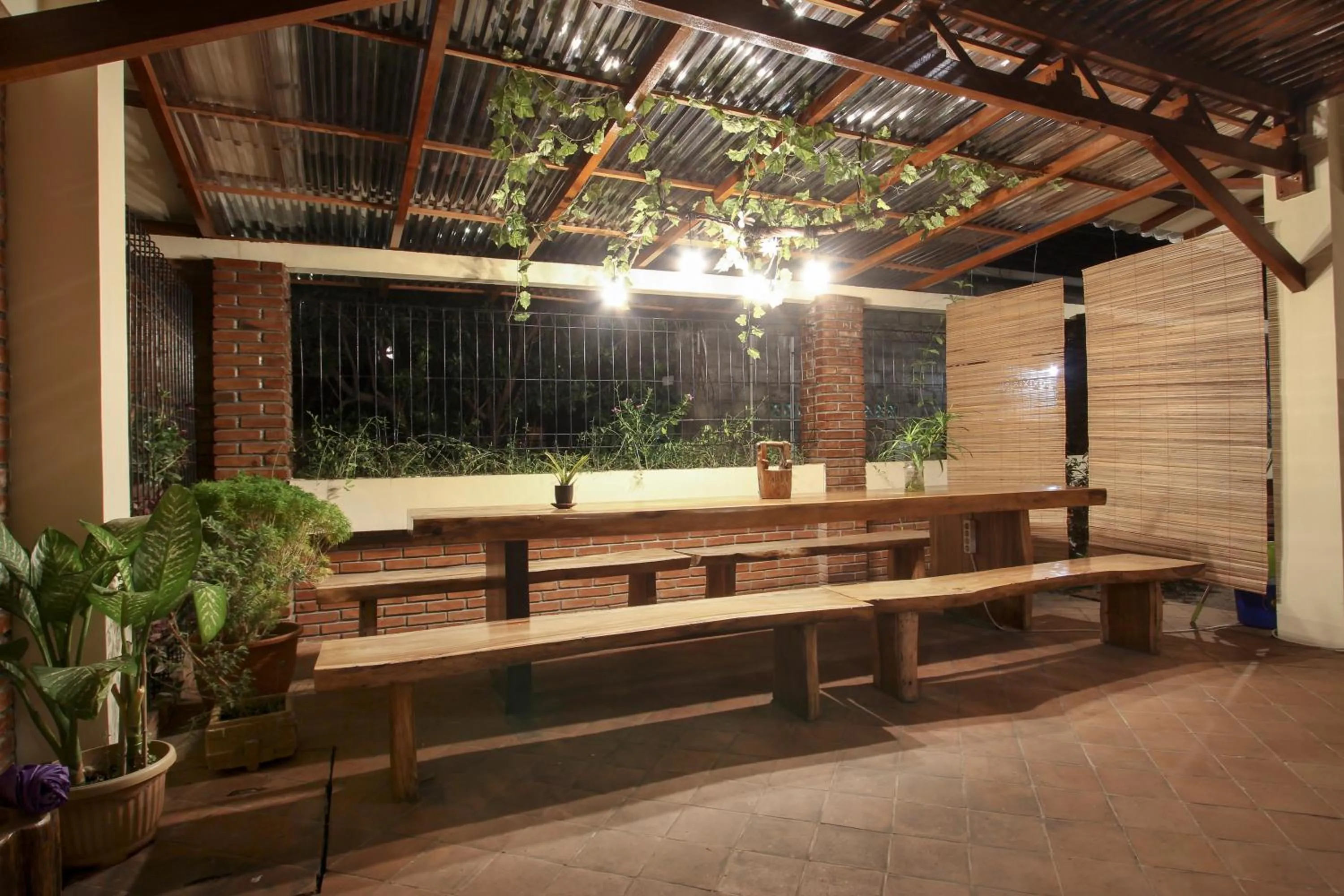 Night in De Hostel Yogyakarta