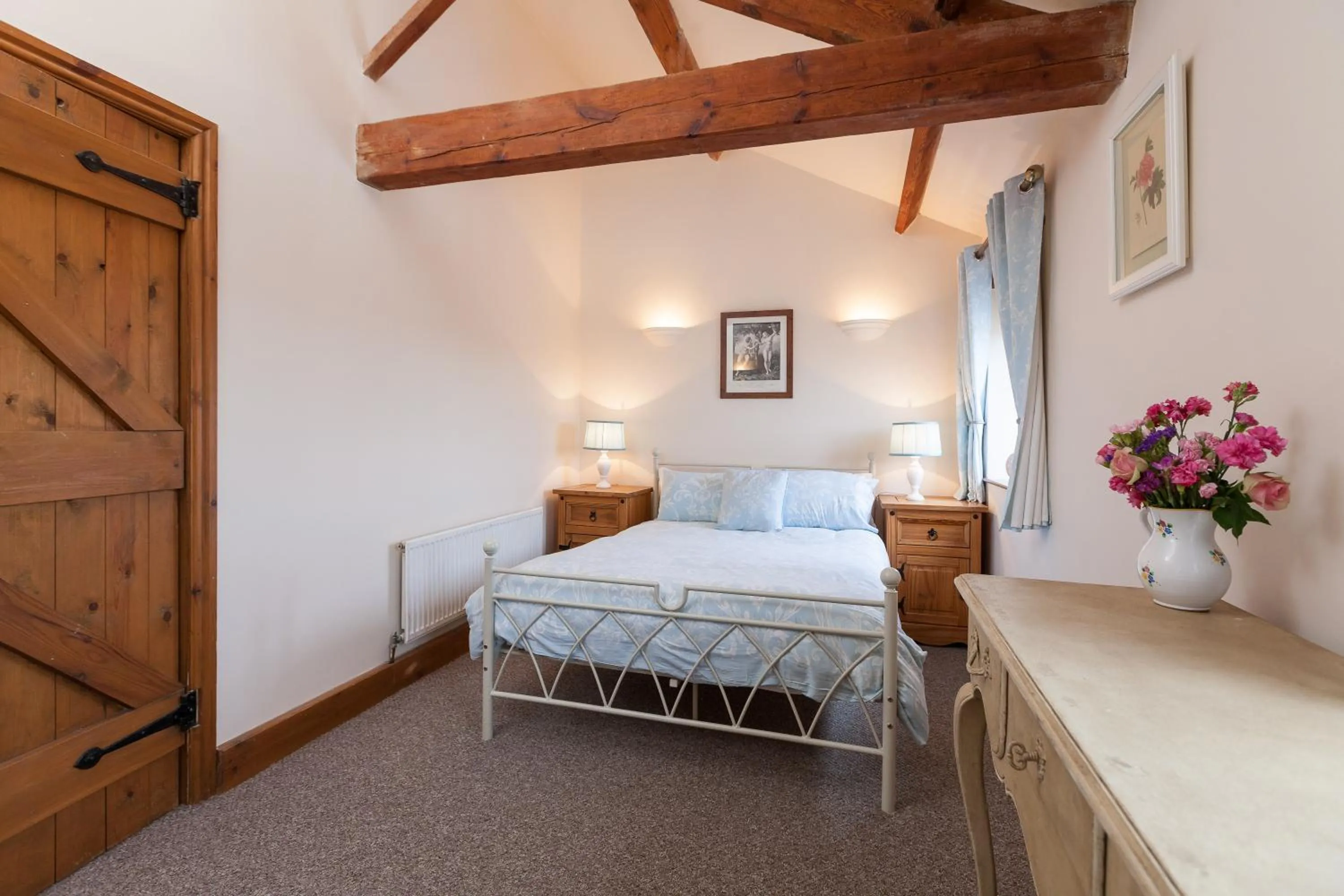 Photo of the whole room, Bed in Skipbridge Farm Cottages