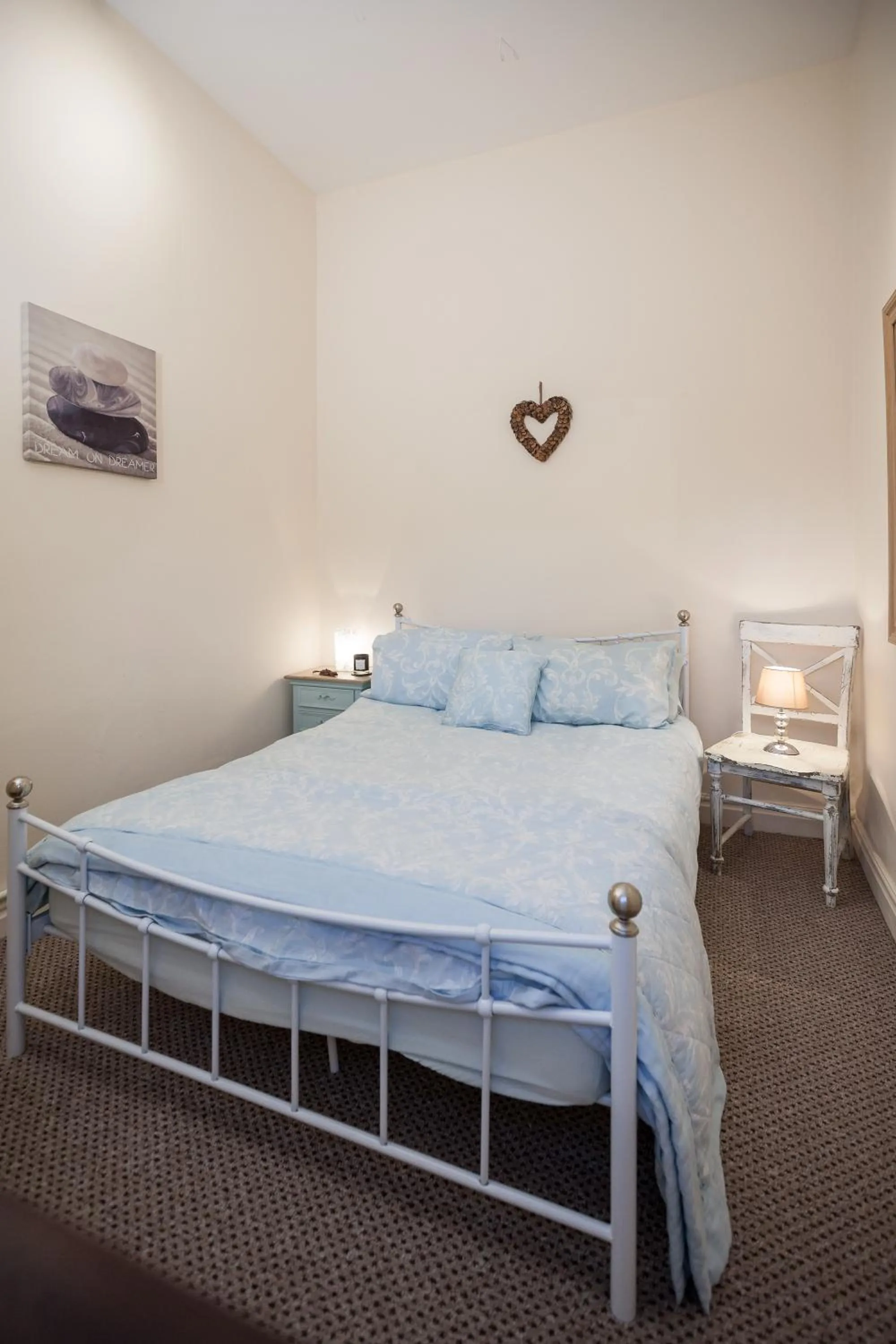 Bed in Skipbridge Farm Cottages