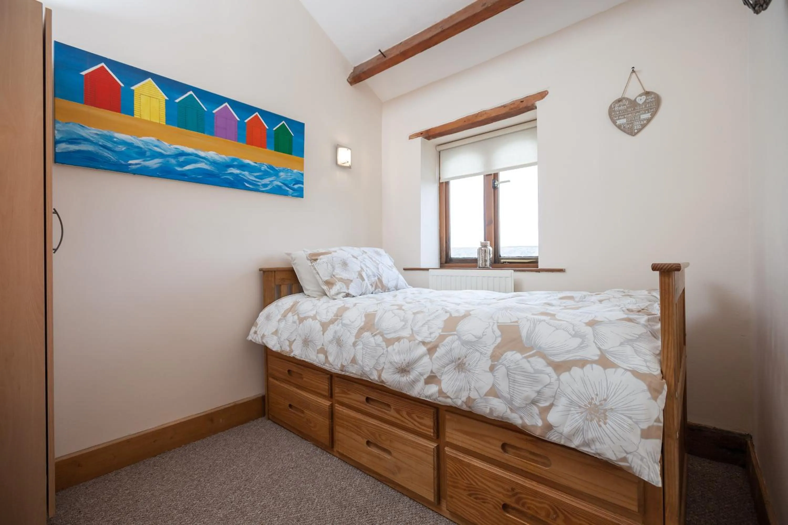 Day, Bed in Skipbridge Farm Cottages