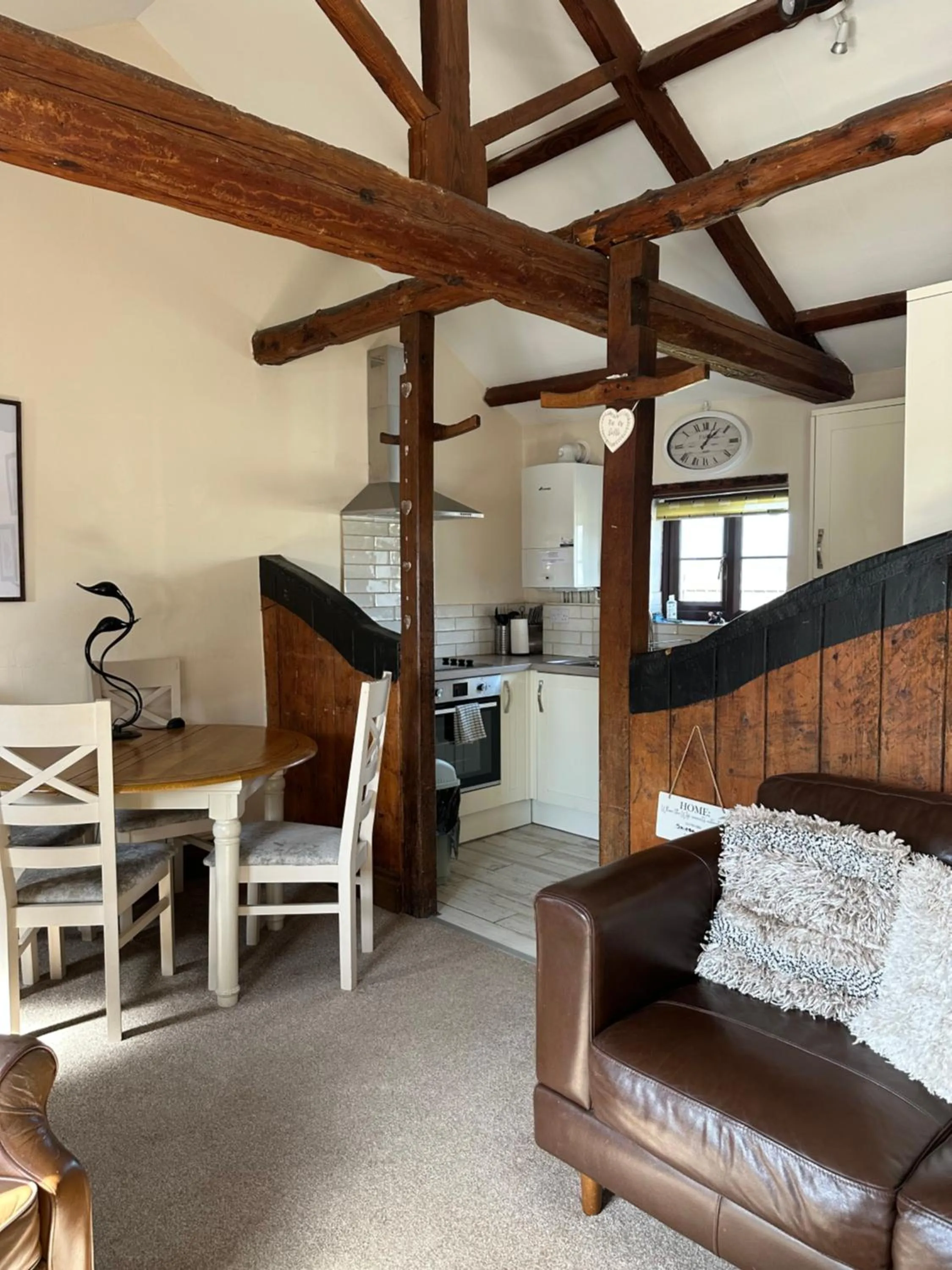 Kitchen or kitchenette in Skipbridge Farm Cottages