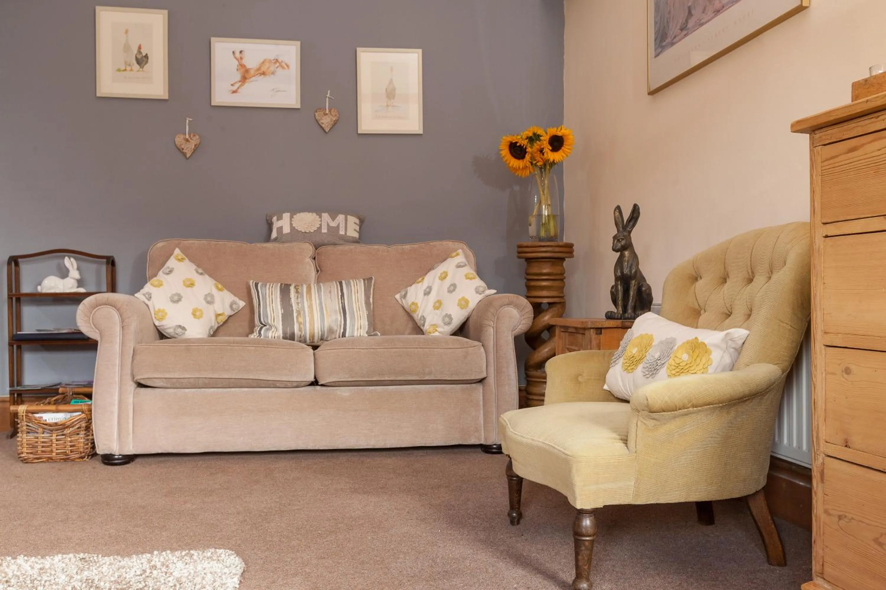 Living room in Skipbridge Farm Cottages