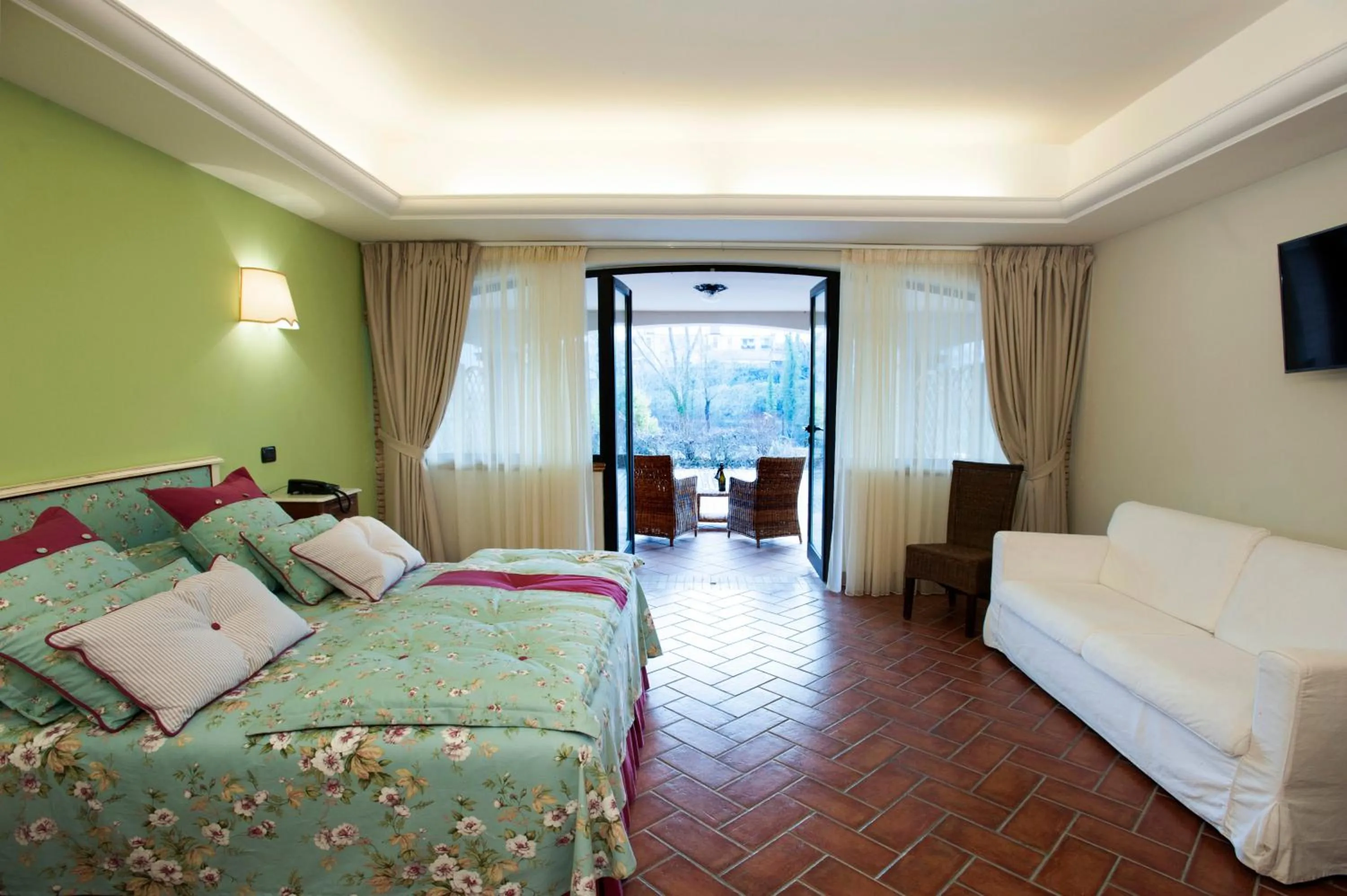 Day, Bed in La Vignola Country Hotel