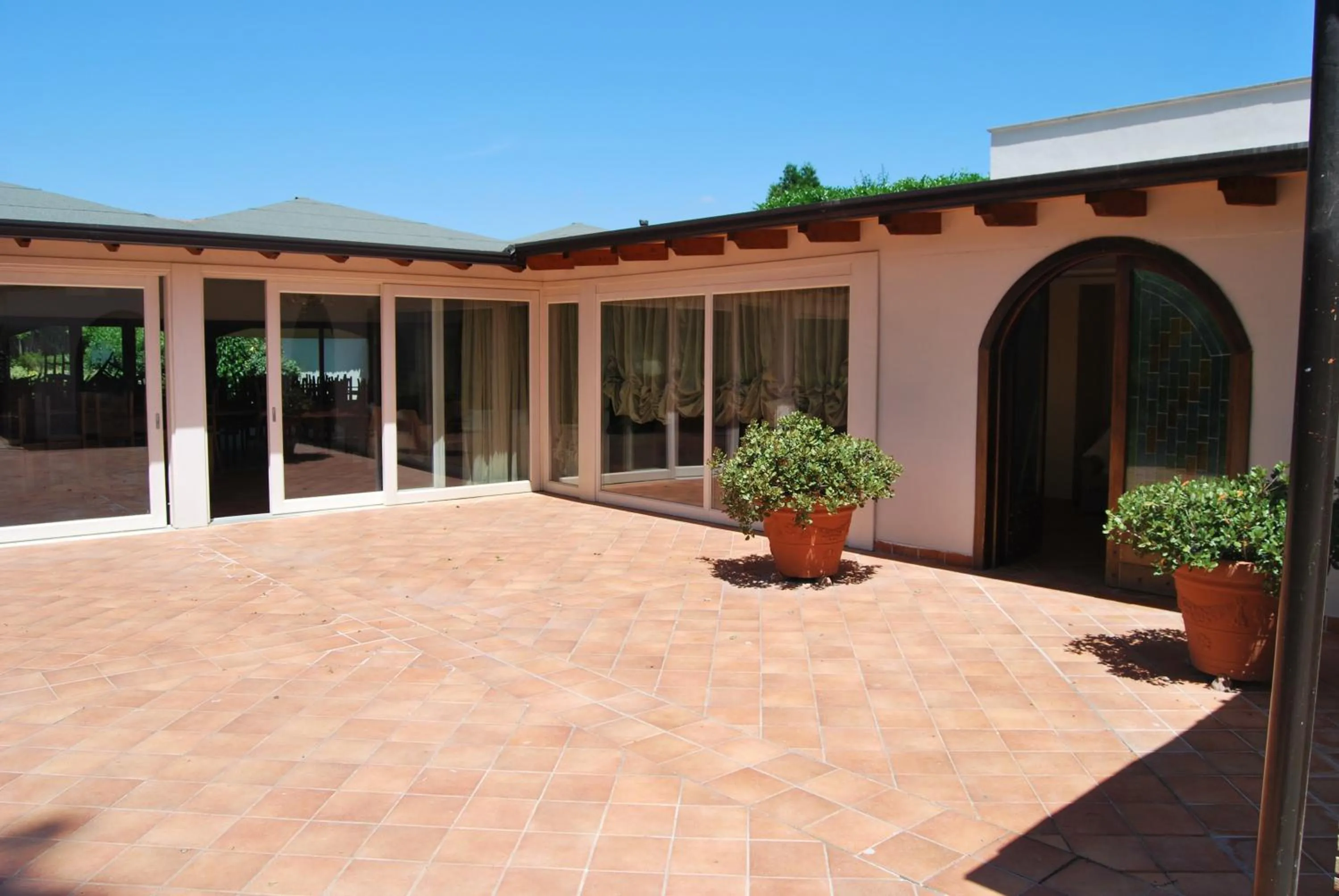 Facade/entrance in La Vignola Country Hotel