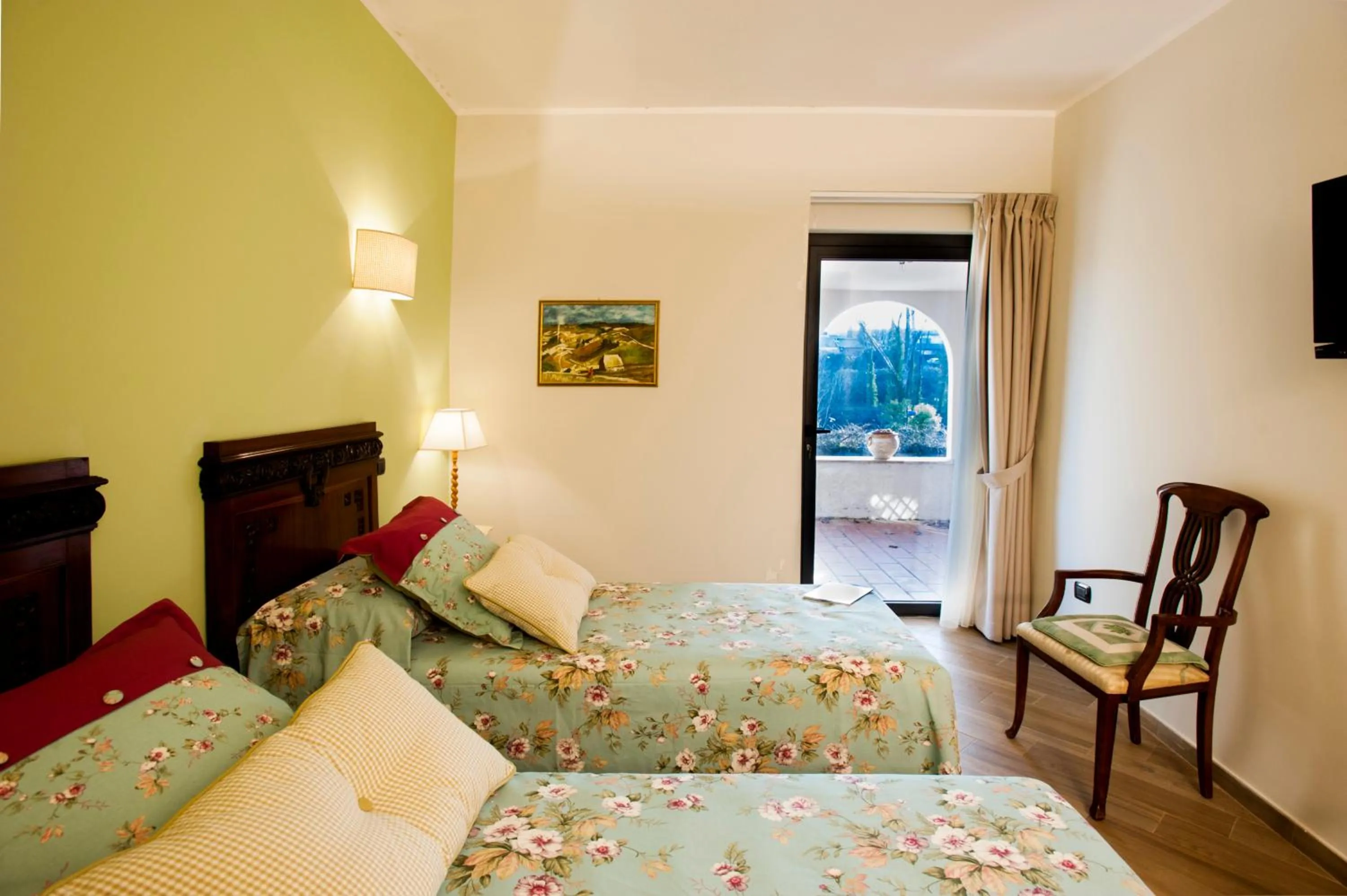 Day, Bed in La Vignola Country Hotel