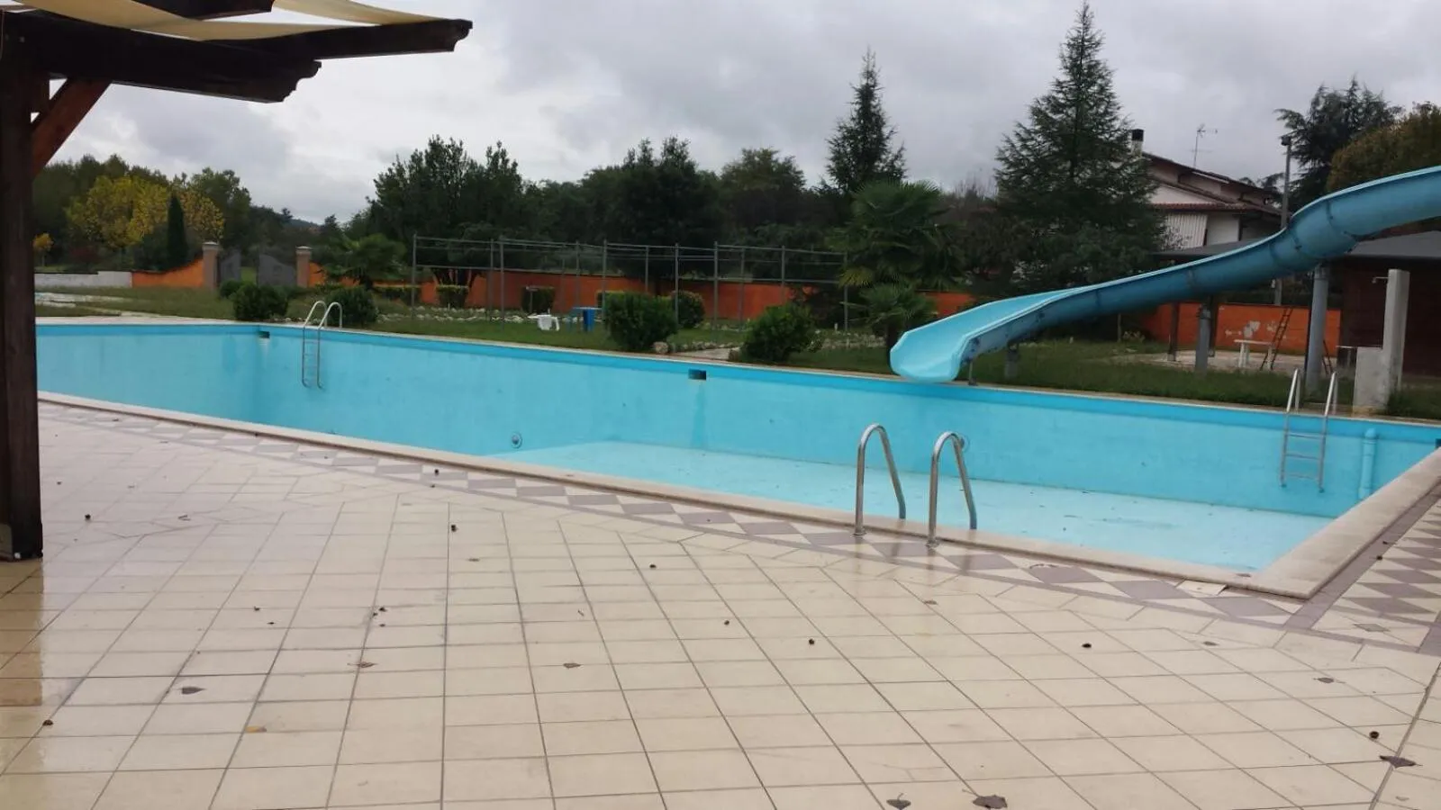 Swimming pool in La Vignola Country Hotel