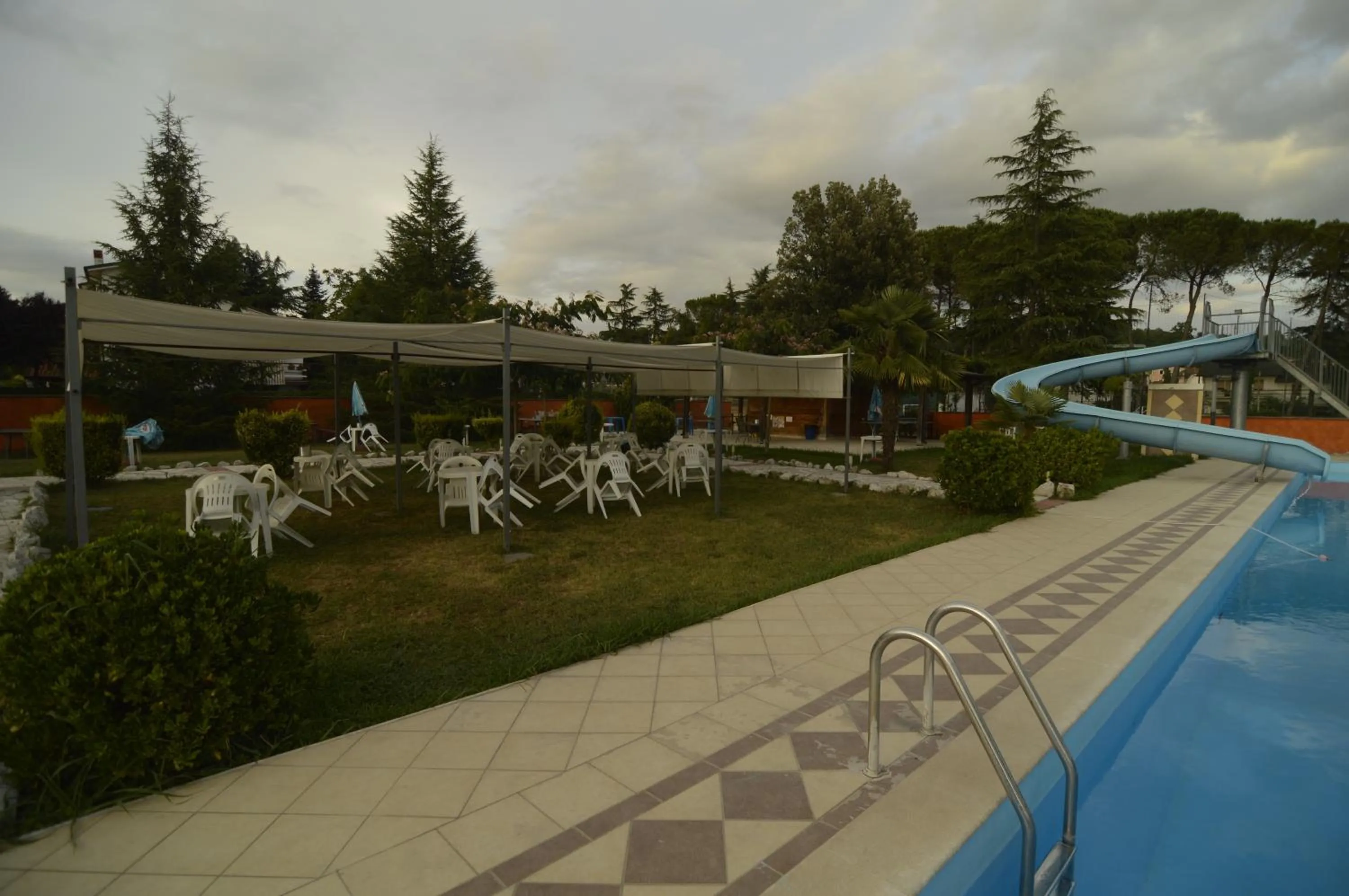 Swimming pool in La Vignola Country Hotel