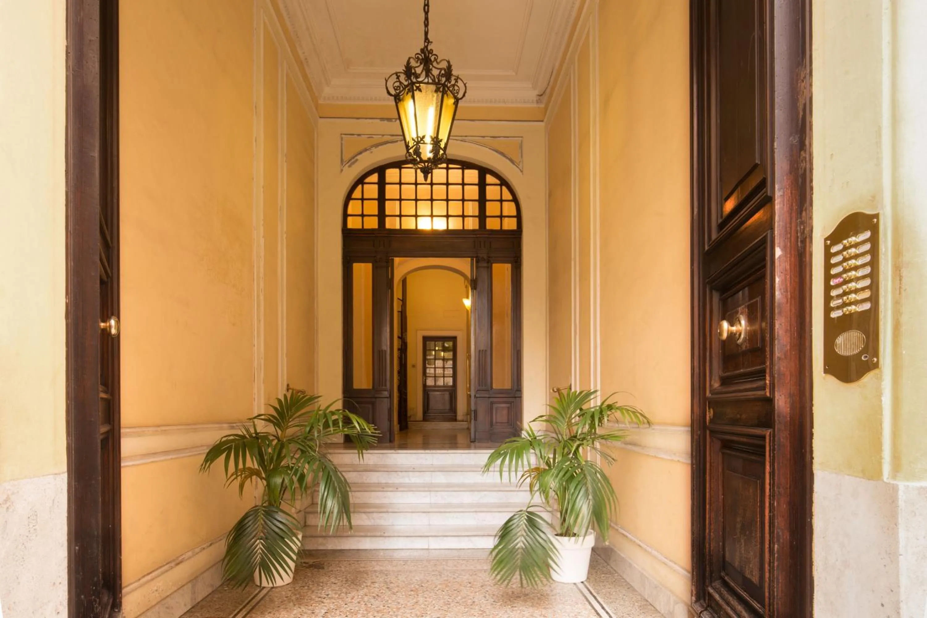 Facade/entrance in Suitedreams