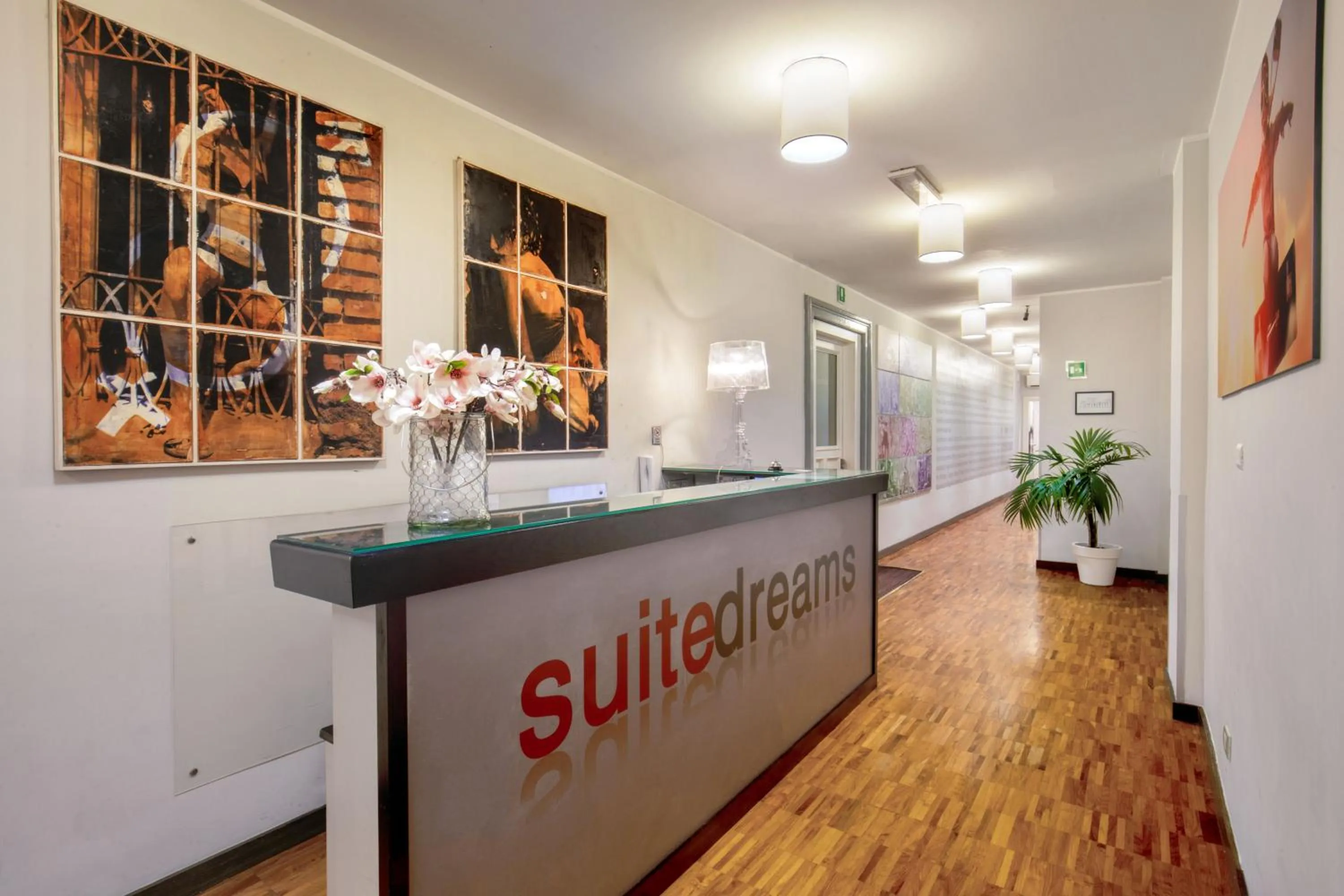 Property logo or sign in Suitedreams