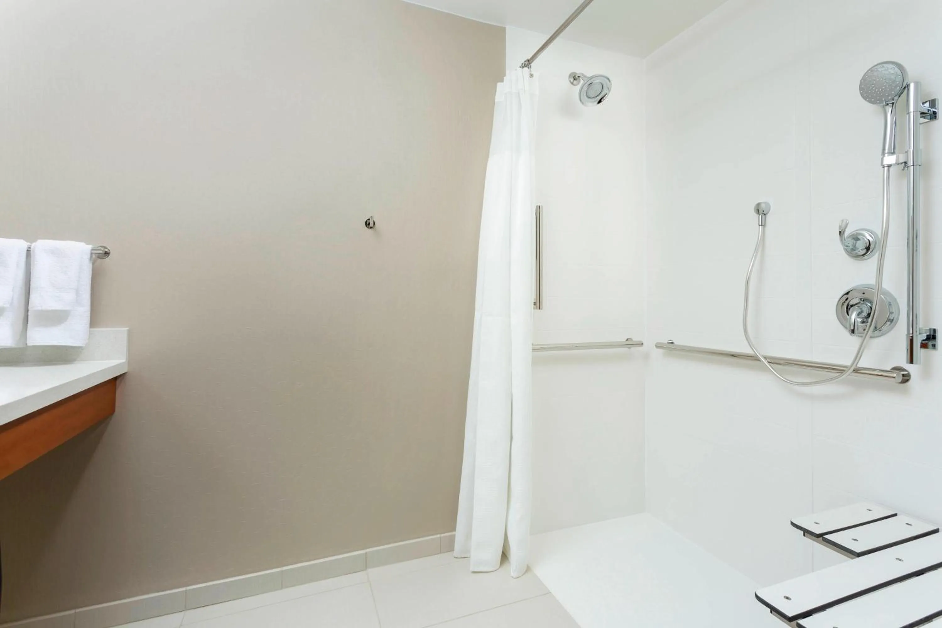 Bathroom in SpringHill Suites by Marriott San Diego Mission Valley