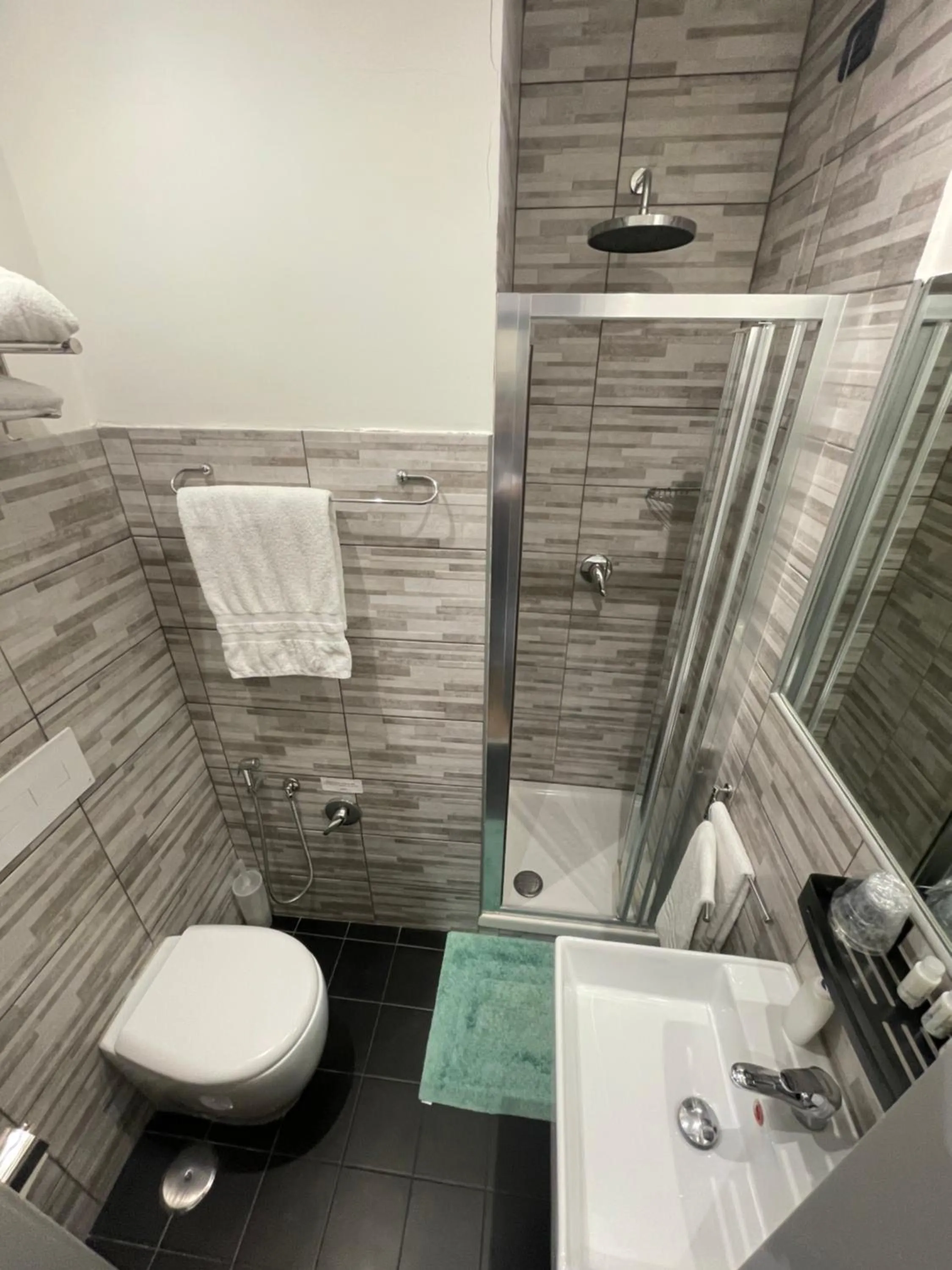 Shower in Residenza Cola Di Rienzo - Suite In Rome
