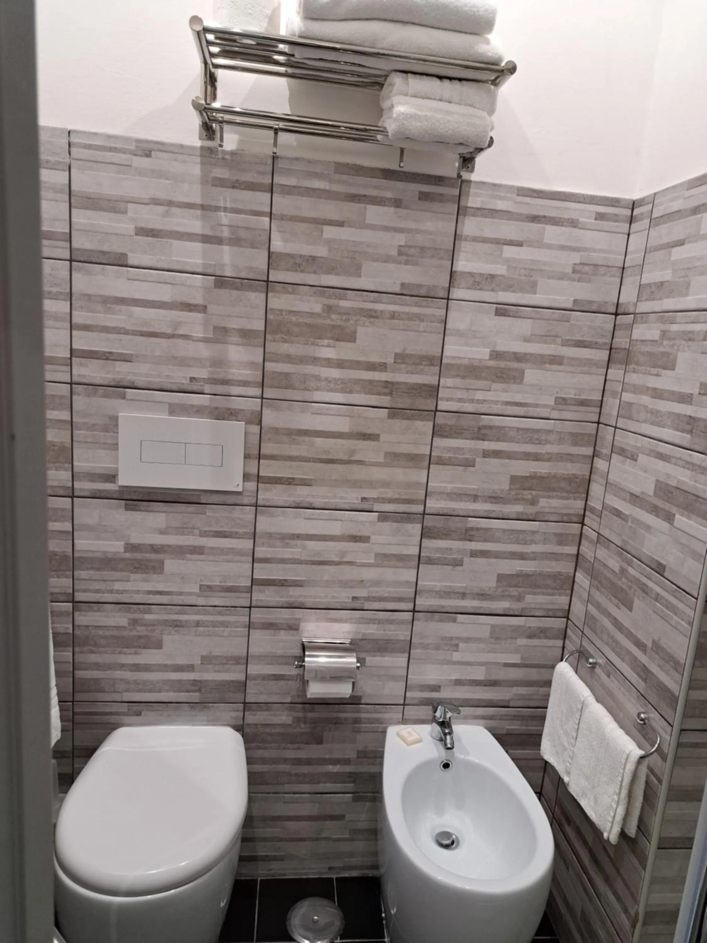 Shower in Residenza Cola Di Rienzo - Suite In Rome