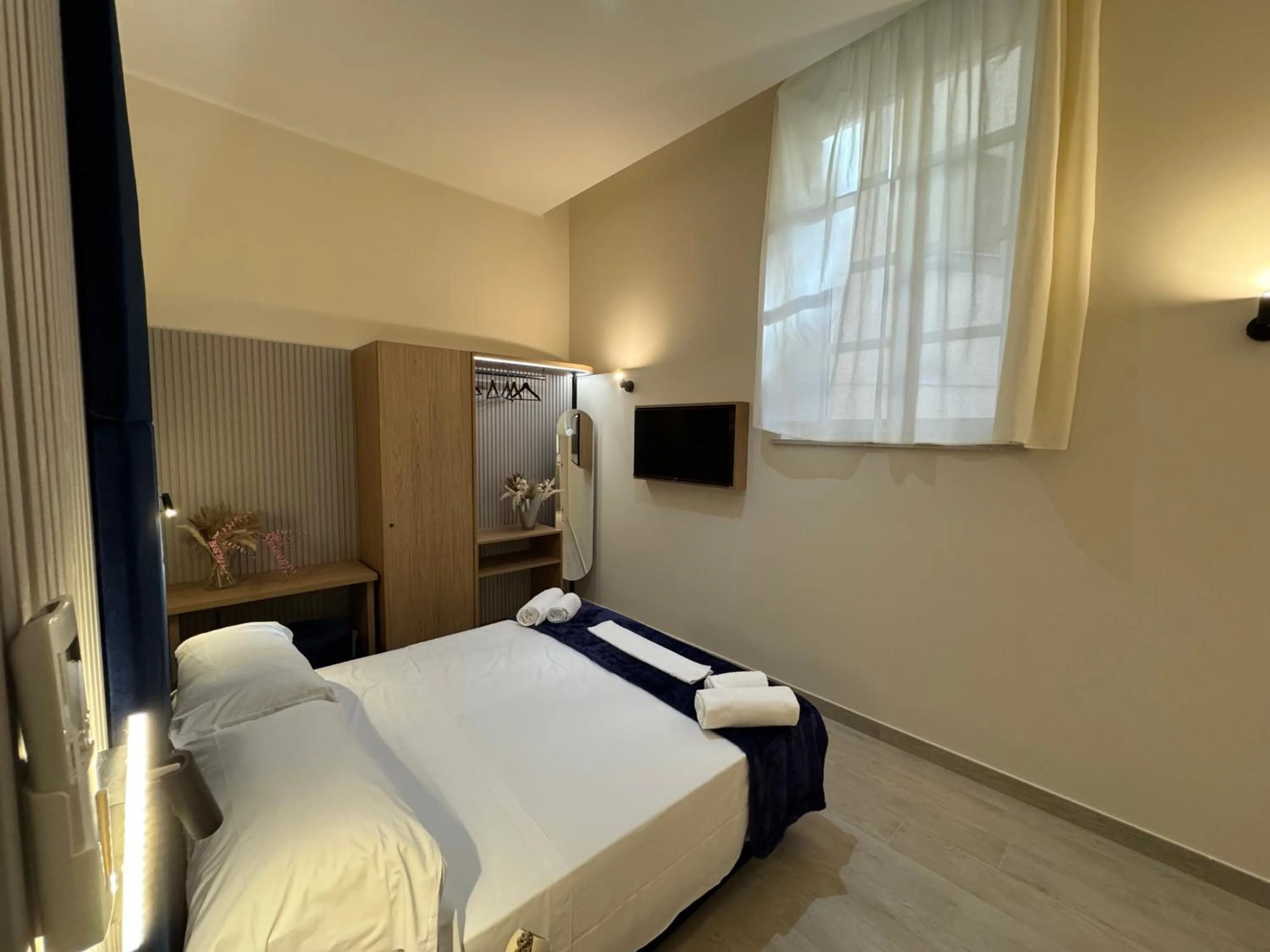 Photo of the whole room, Bed in Spagna Ave