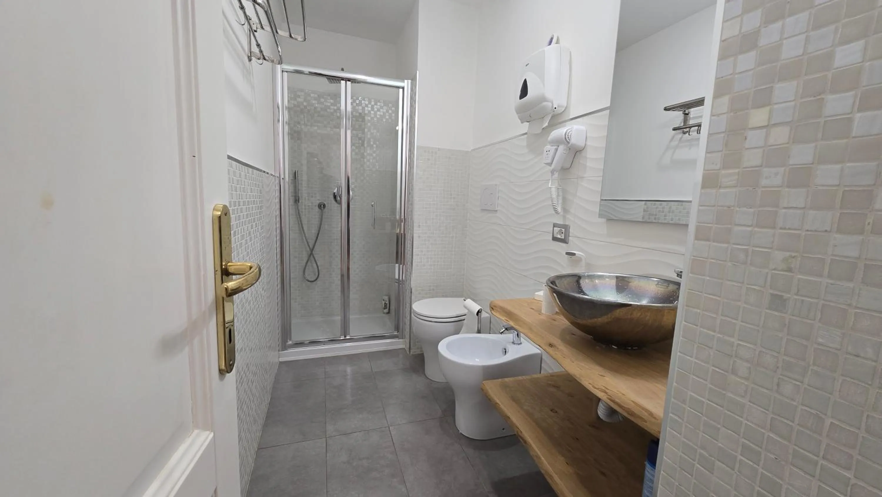 Bathroom in Spagna Ave