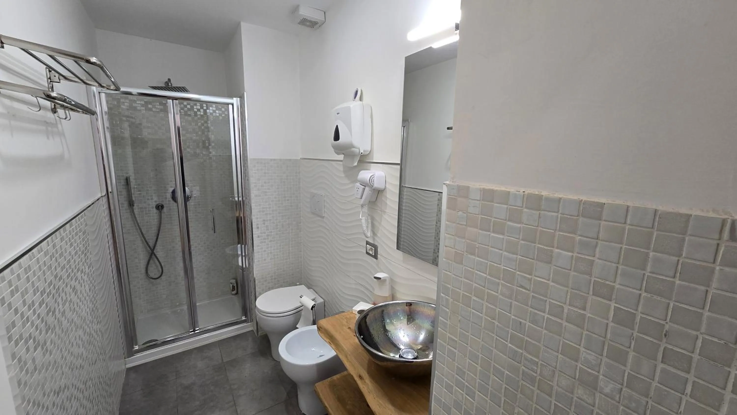 Toilet in Spagna Ave