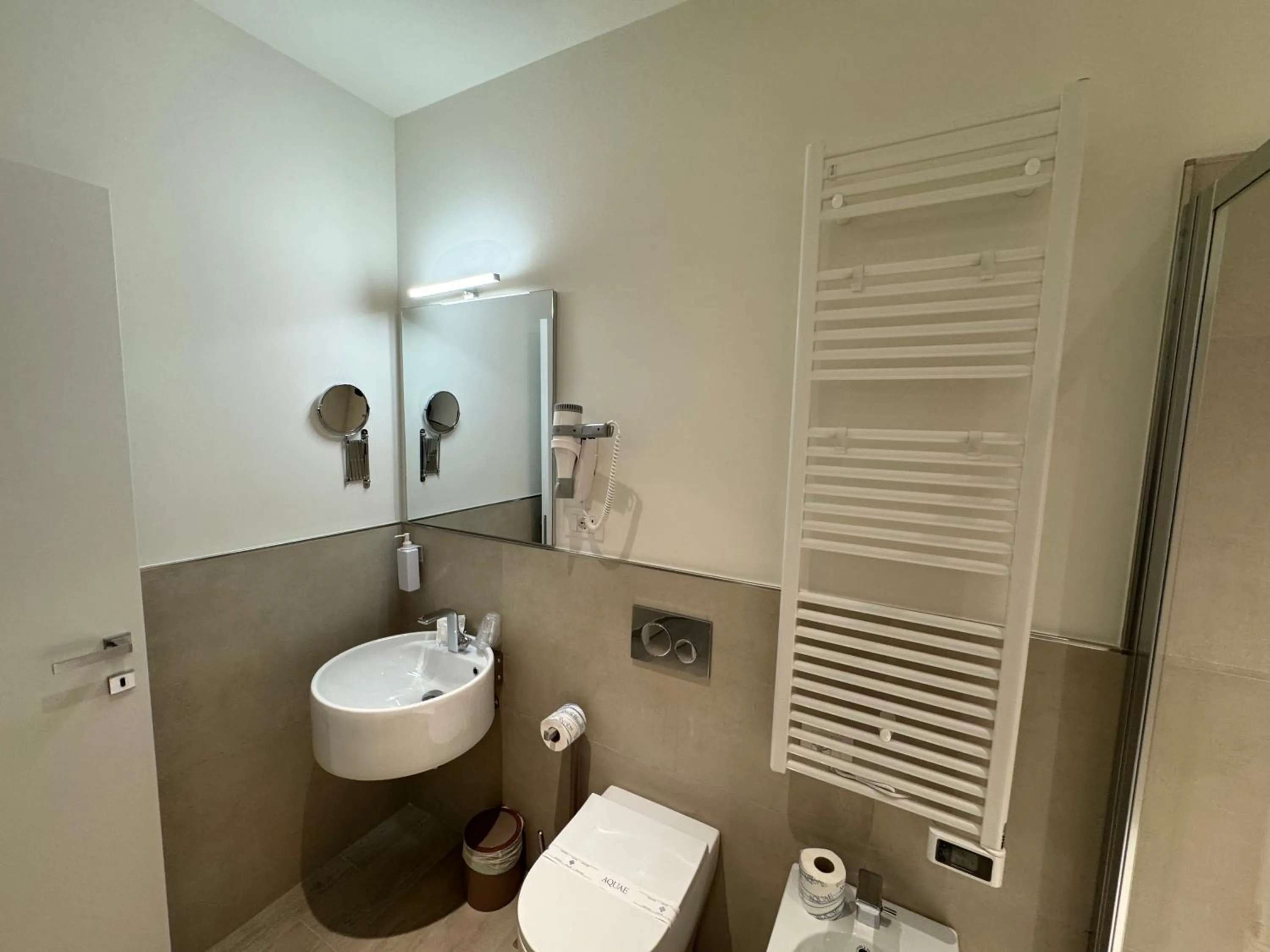 Bathroom in Spagna Ave