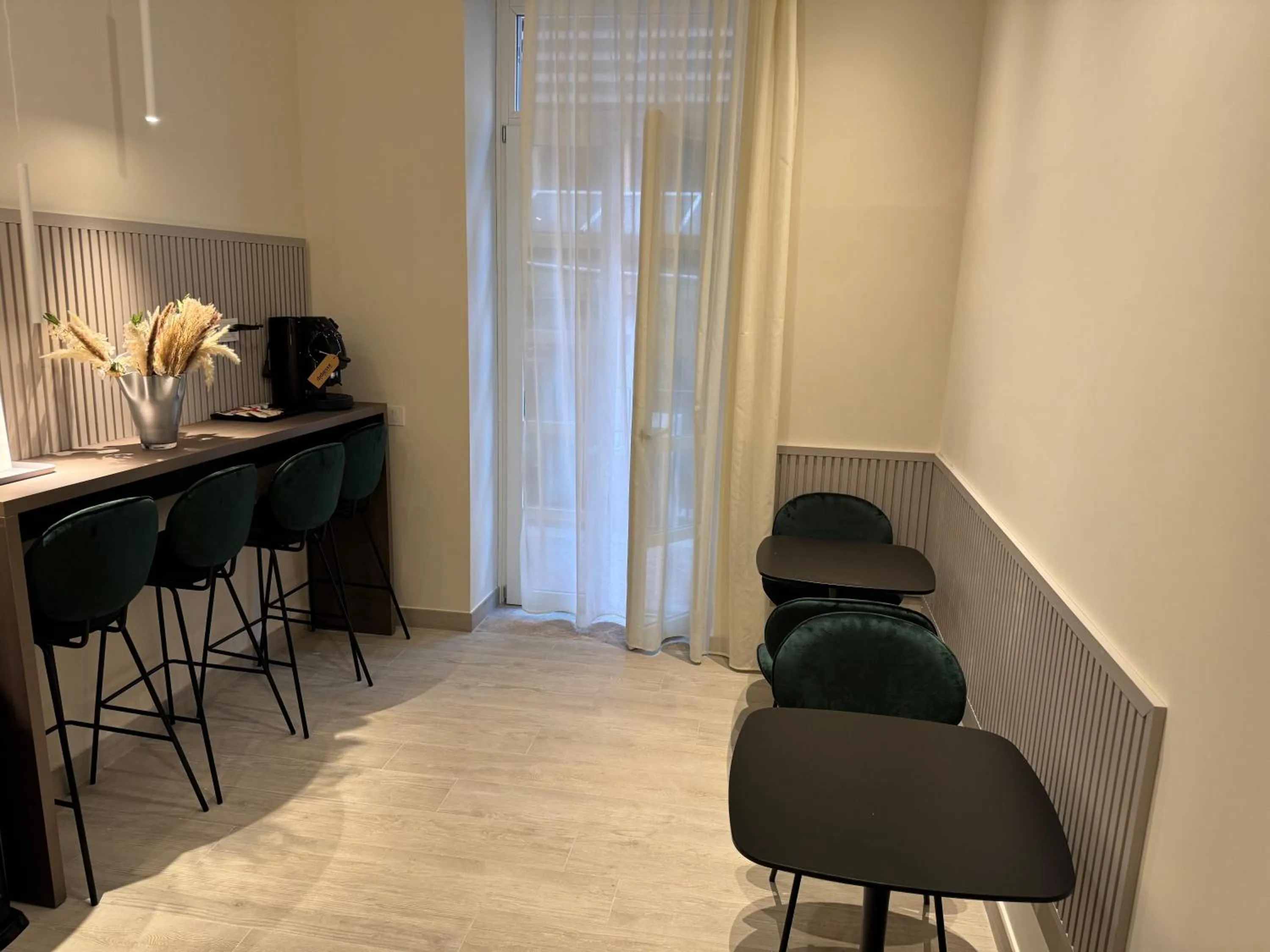 Communal lounge/ TV room in Spagna Ave