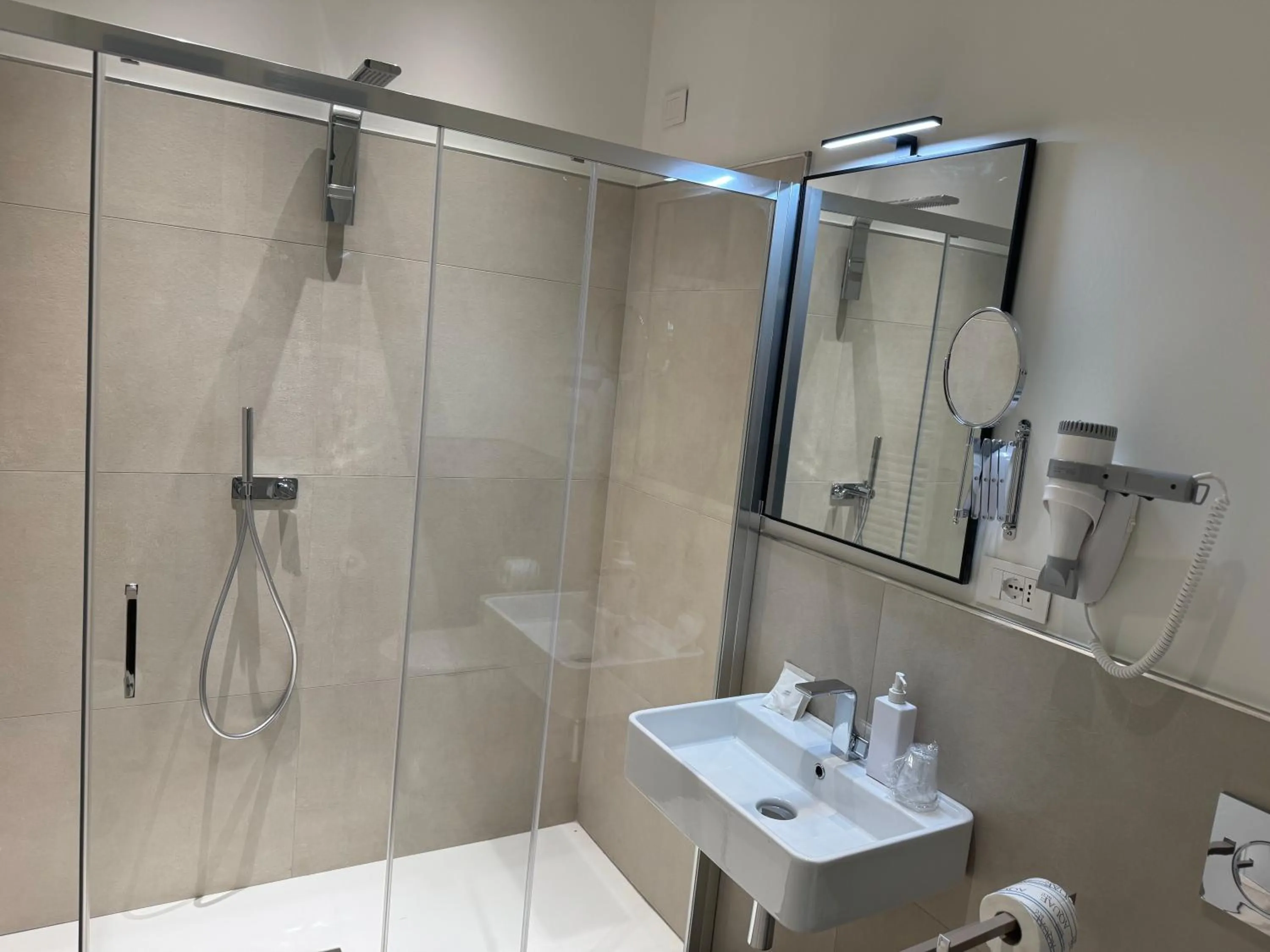 Bathroom in Spagna Ave