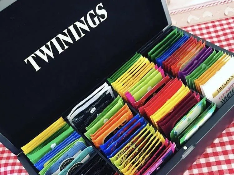 Dining area in Glendale Guestrooms