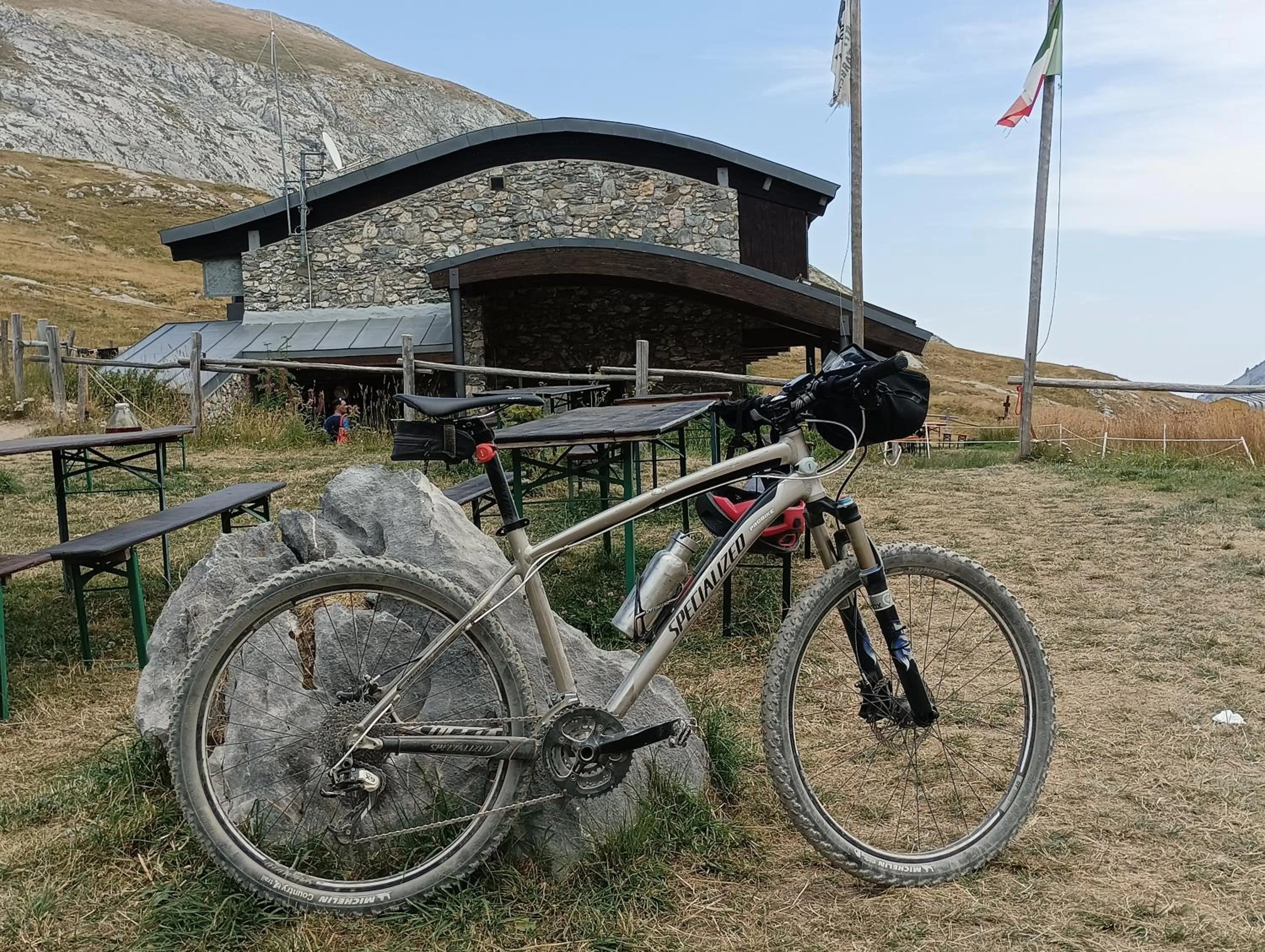 Cycling in La Cà ët Mec