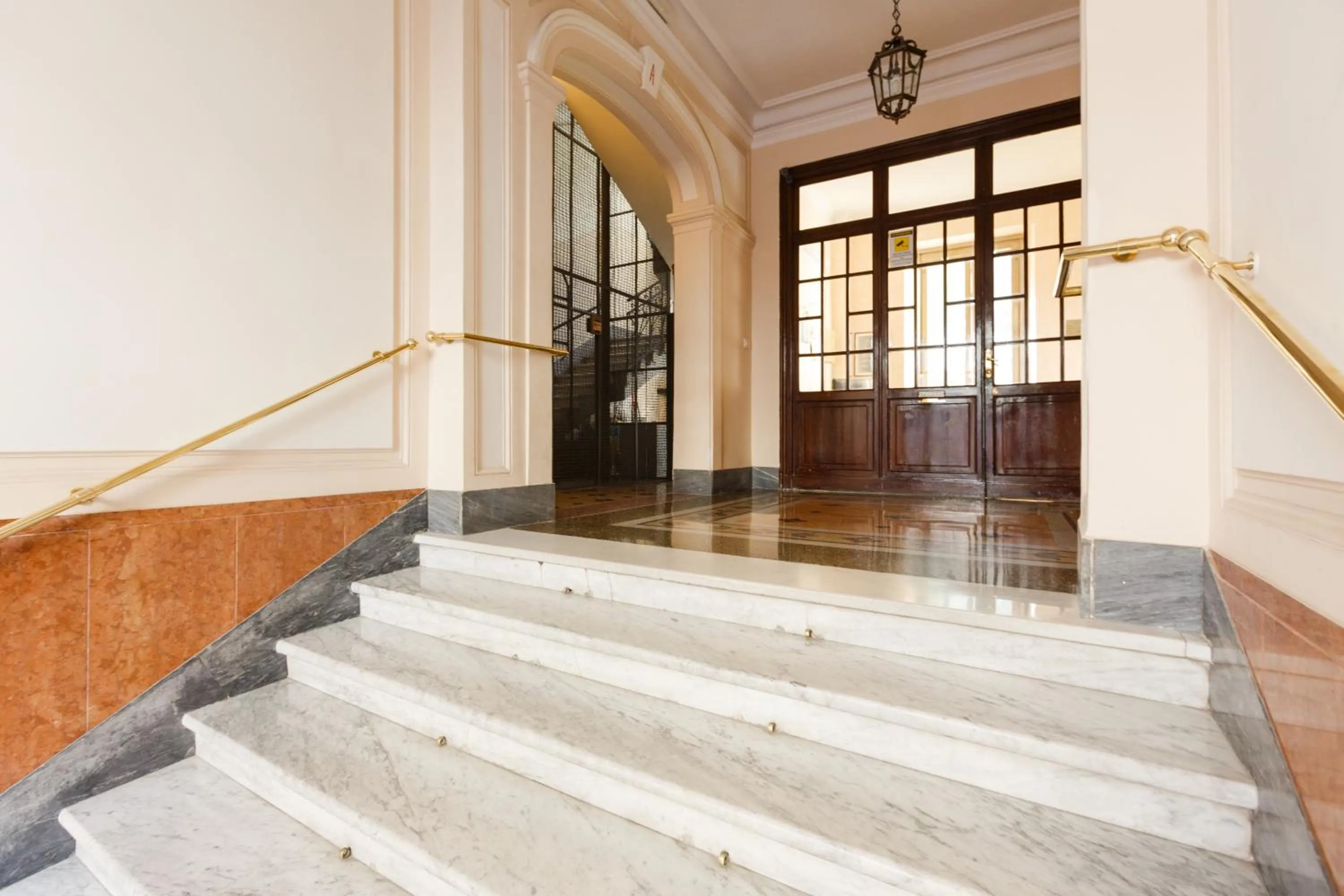 Facade/entrance in Domus Terenzio