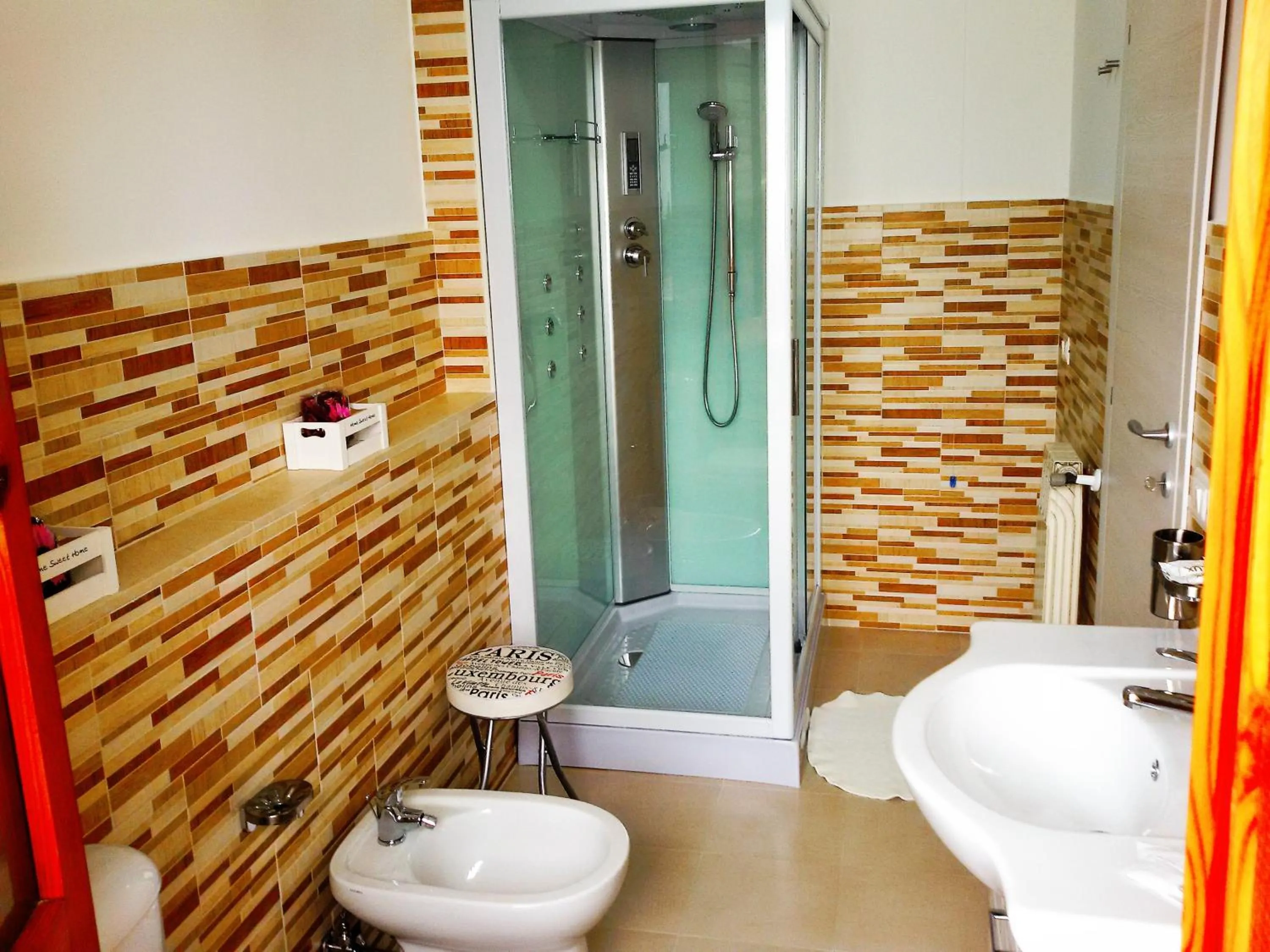 Shower in Etna En Vie