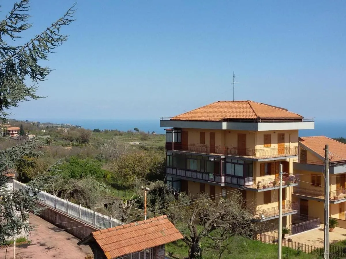 Sea view in Etna En Vie