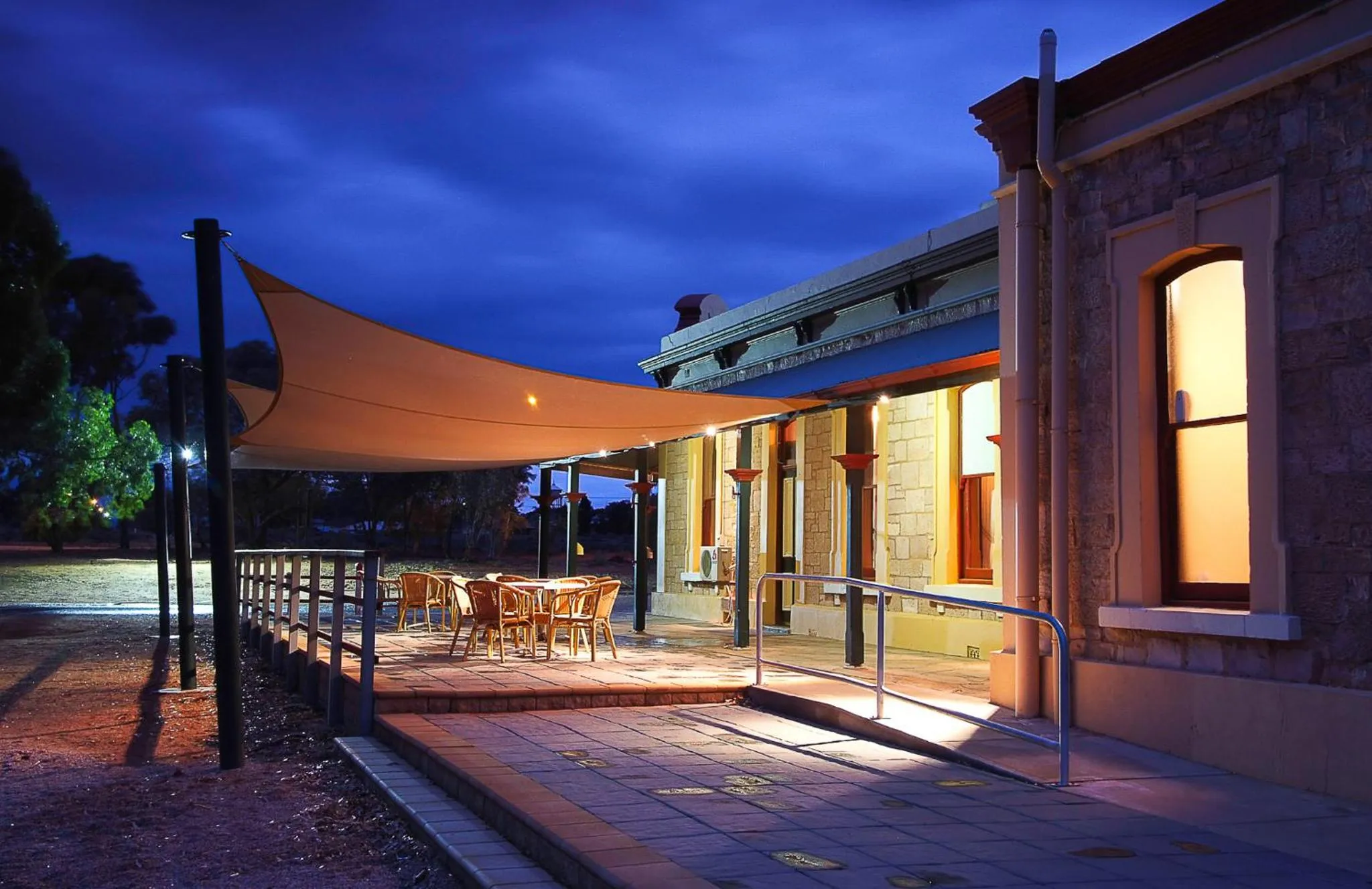 Restaurant/places to eat in Standpipe Golf Motor Inn