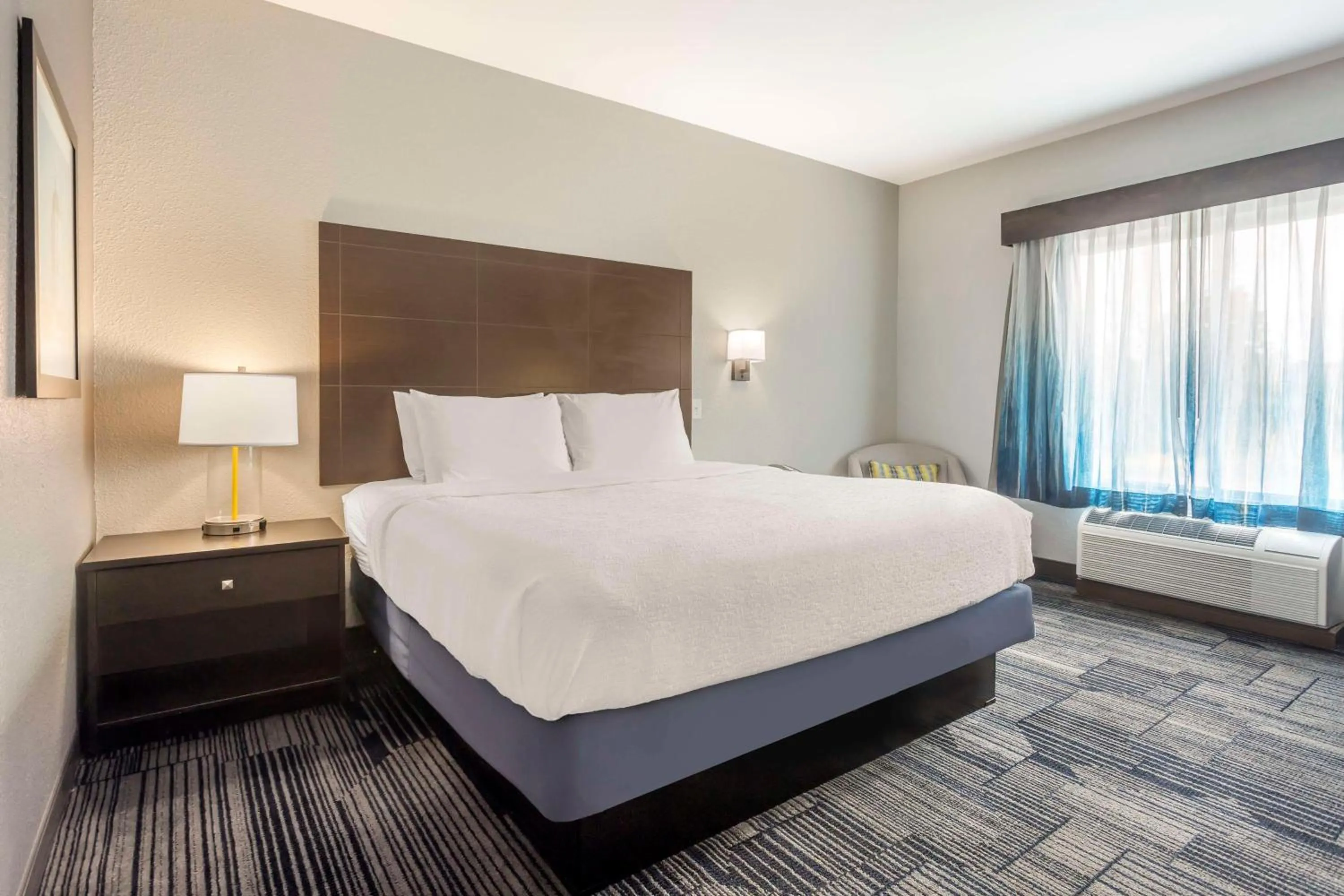 Bedroom, Bed in Best Western Plus Columbia Inn