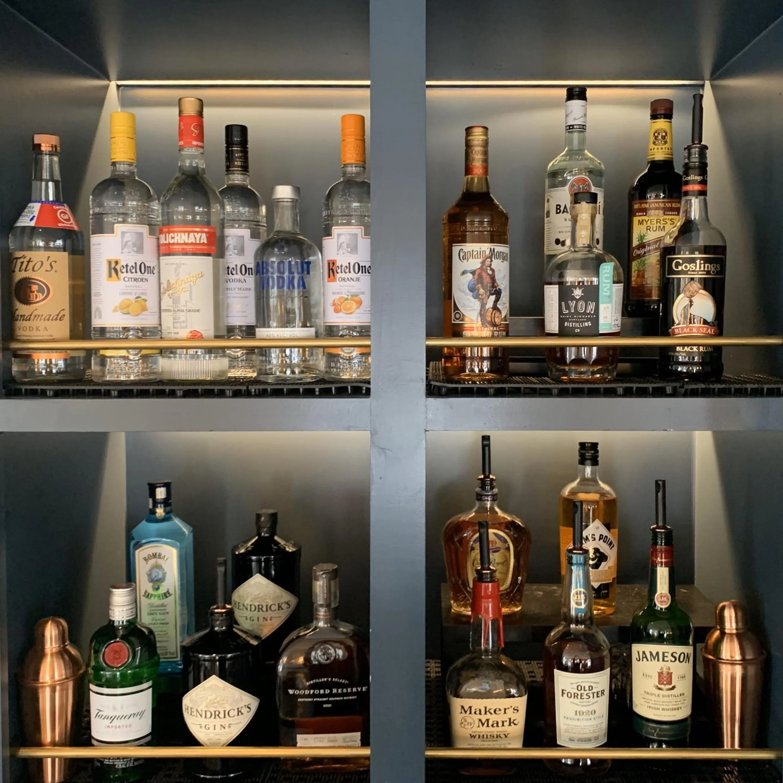 Lounge or bar in Kent Island Resort