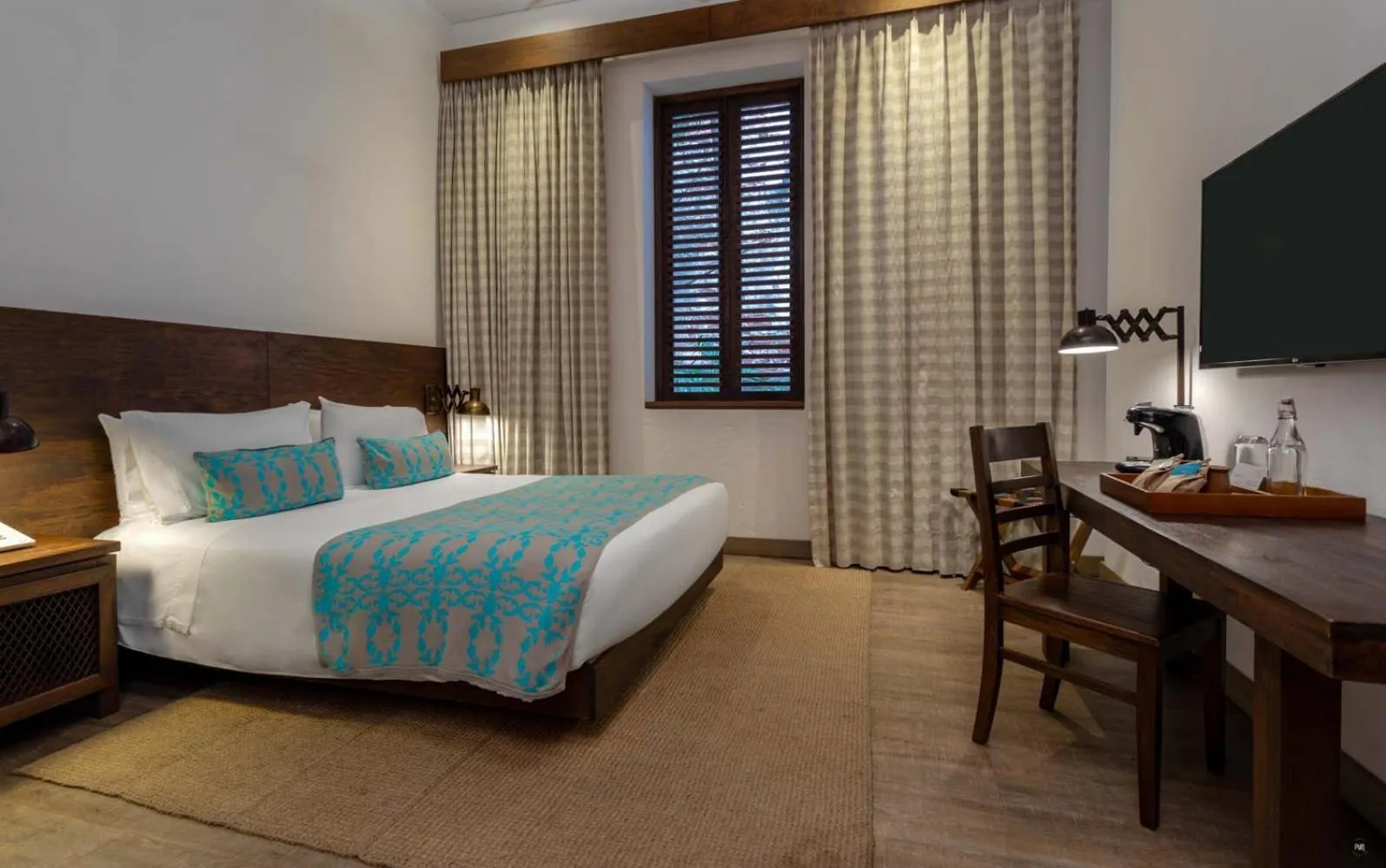 Photo of the whole room, Bed in Sophia Hotel By OxoHotel