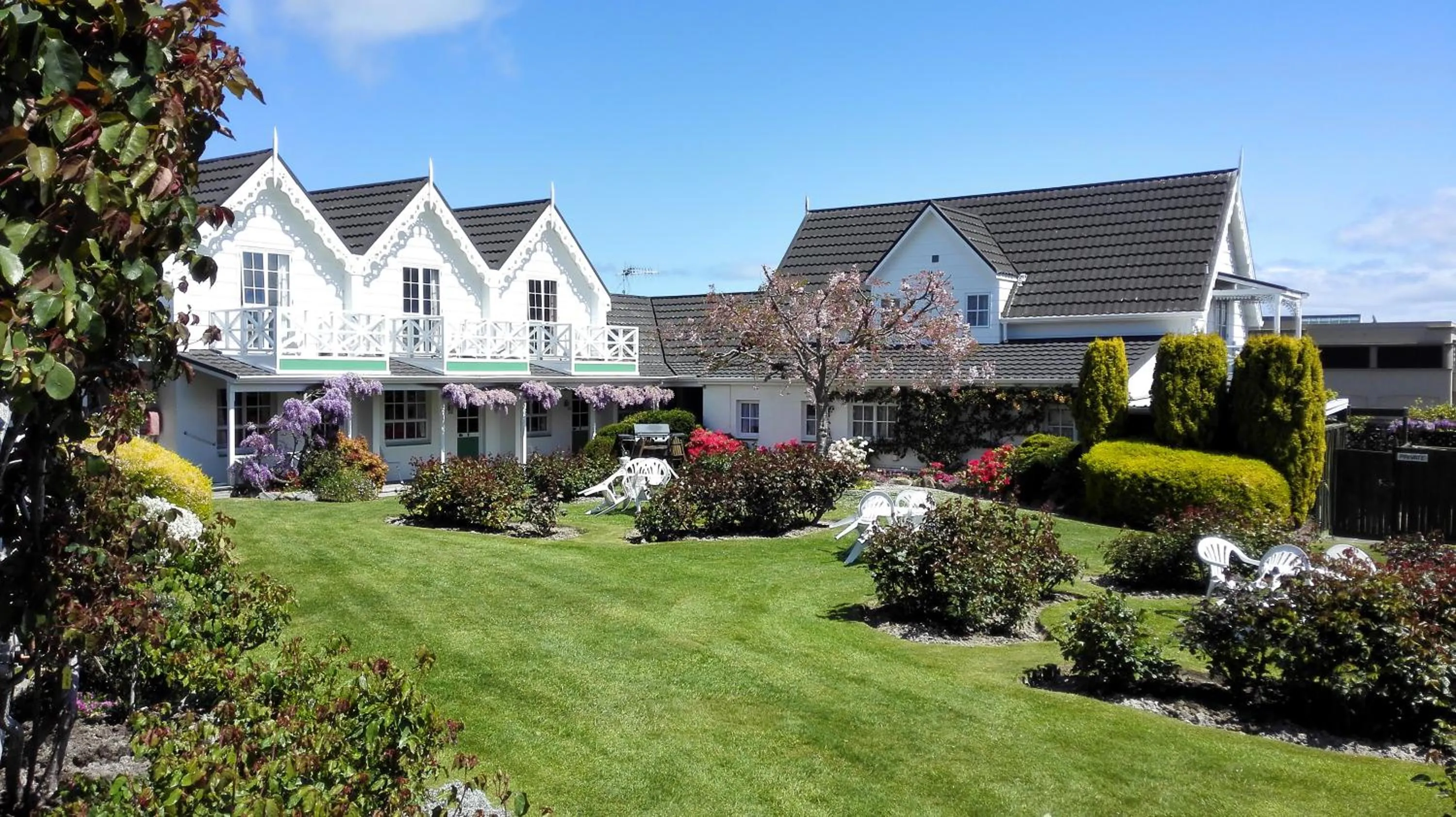 Garden in Phoenix Thermal Resort - Taupo