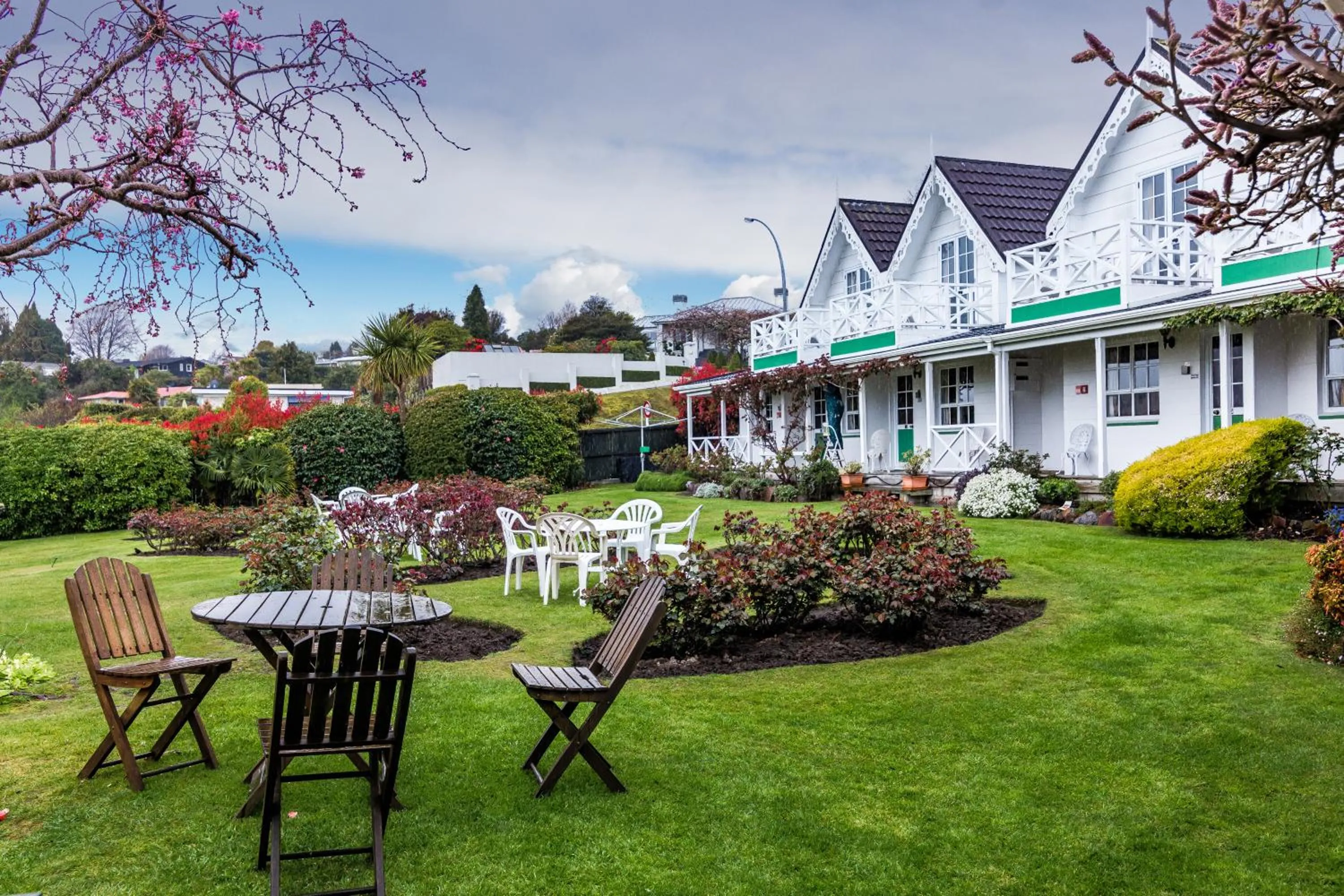 Garden in Phoenix Thermal Resort - Taupo