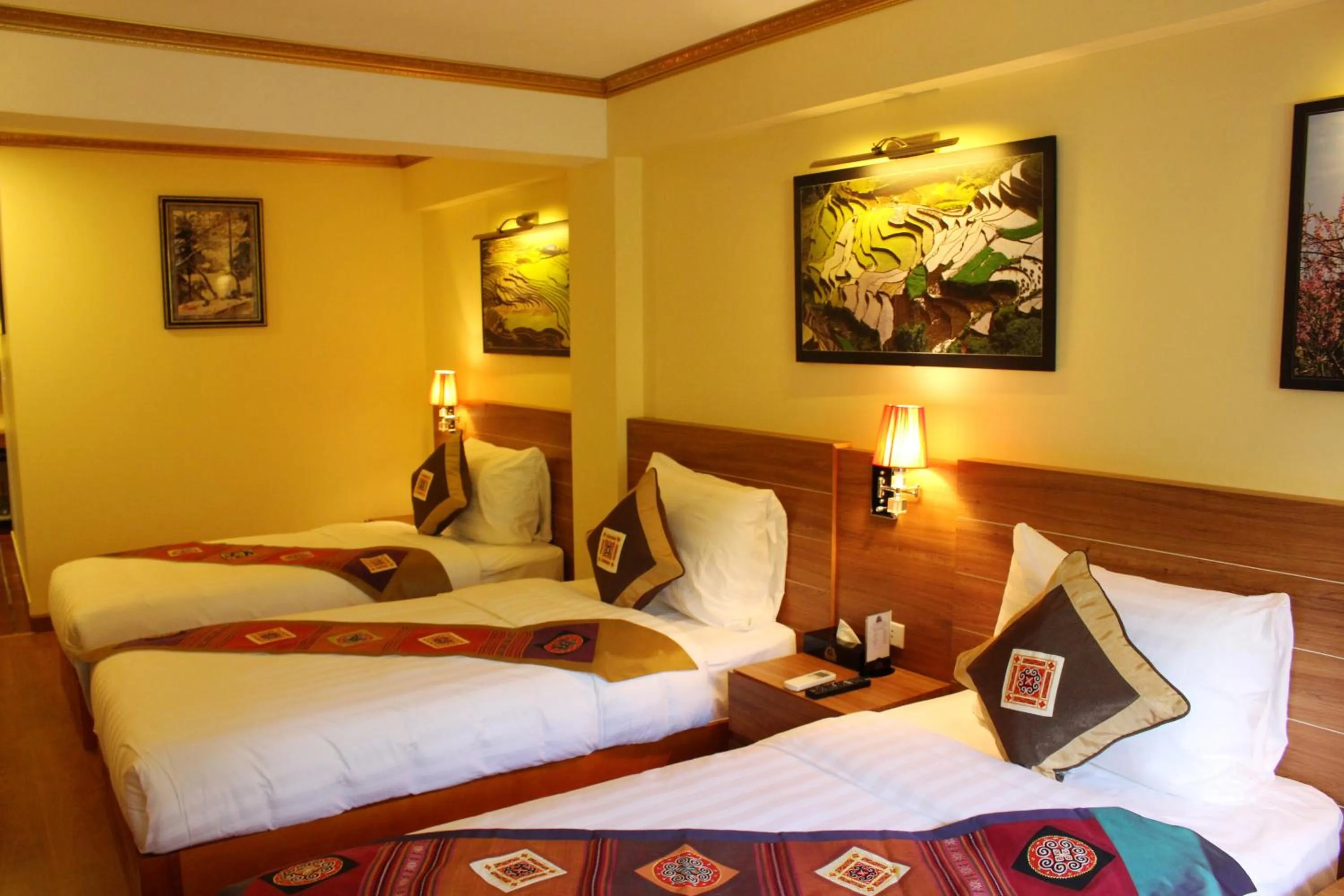 Bed in Sapa Dragon Hotel