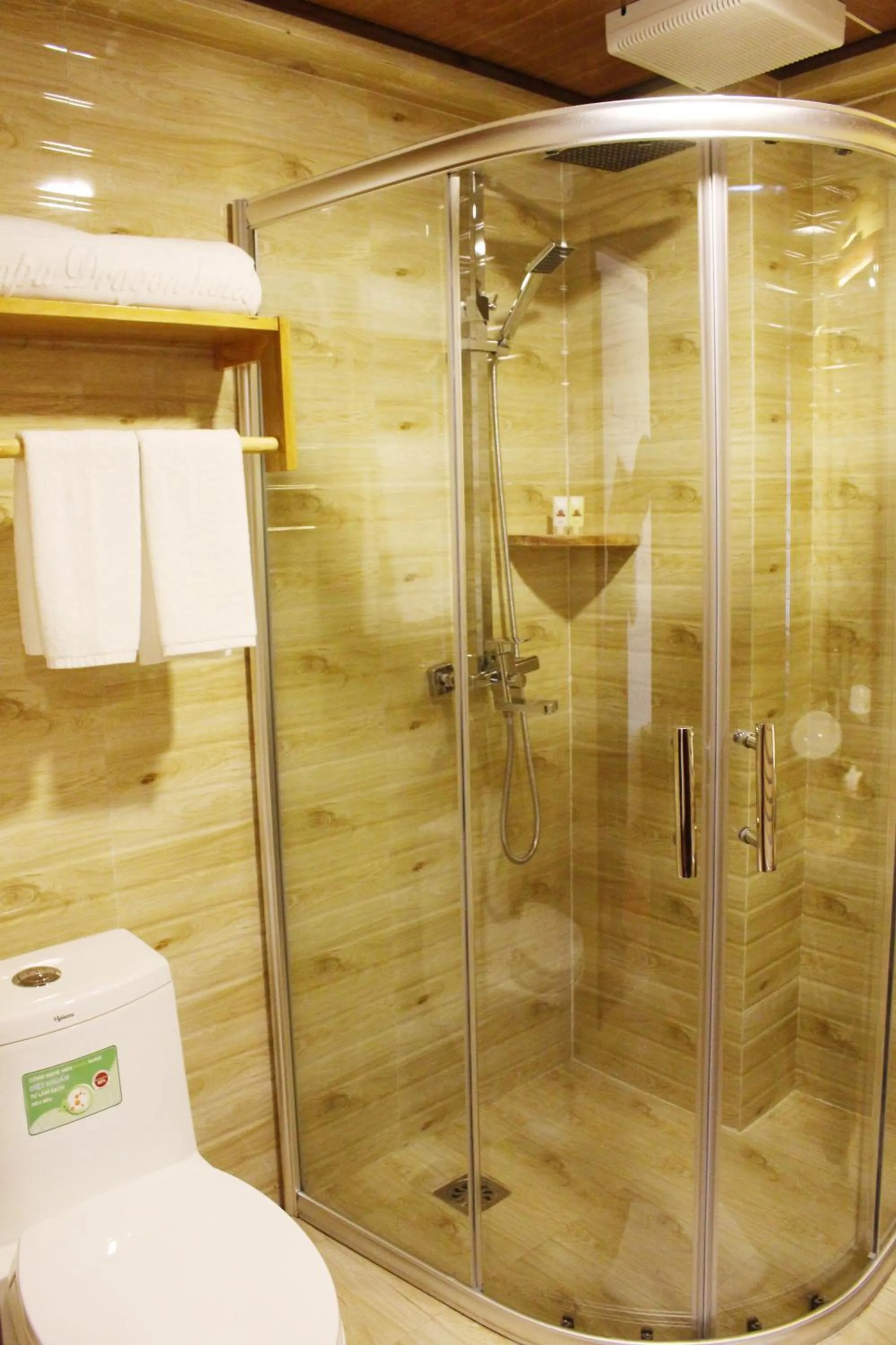 Shower in Sapa Dragon Hotel