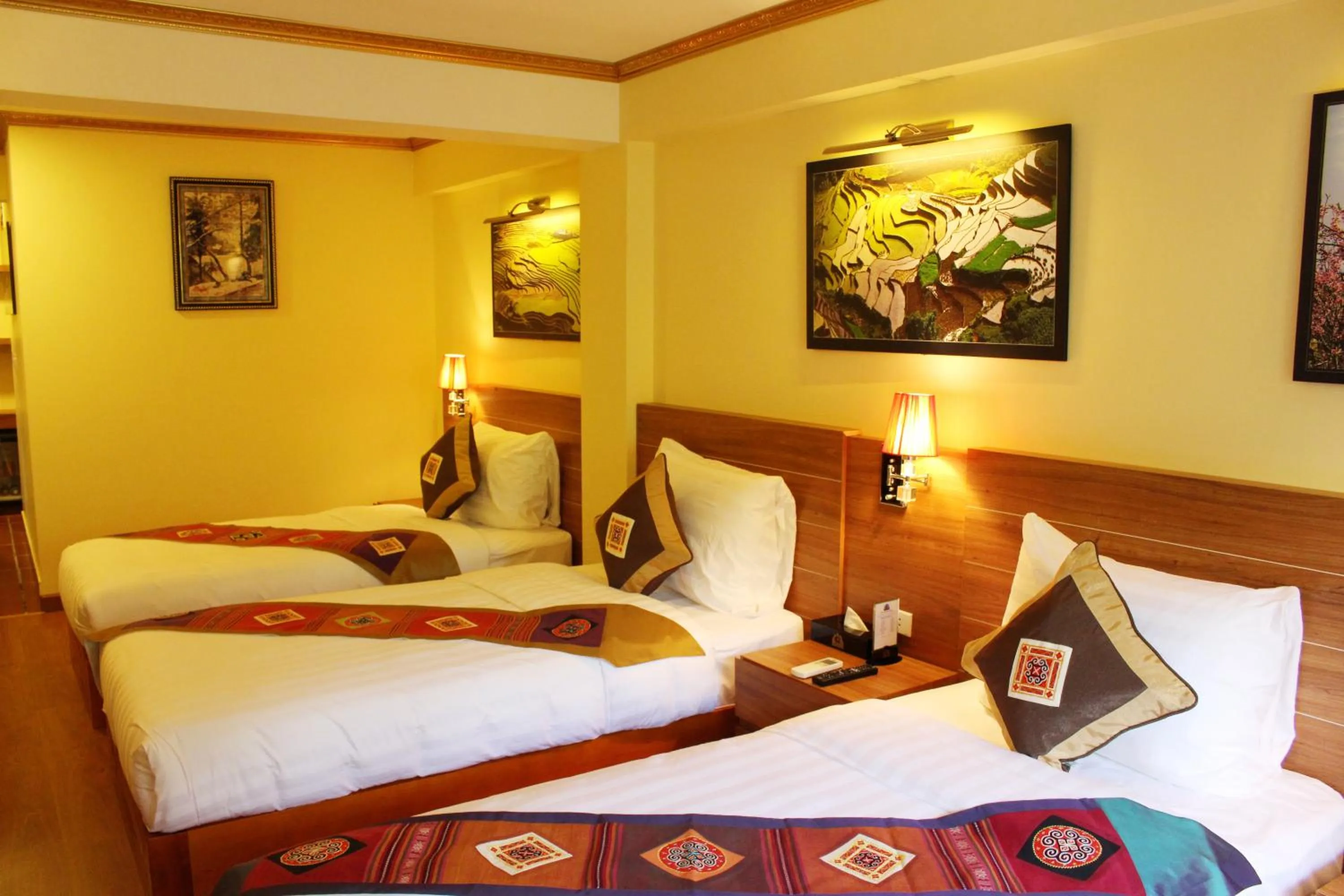 Bed in Sapa Dragon Hotel